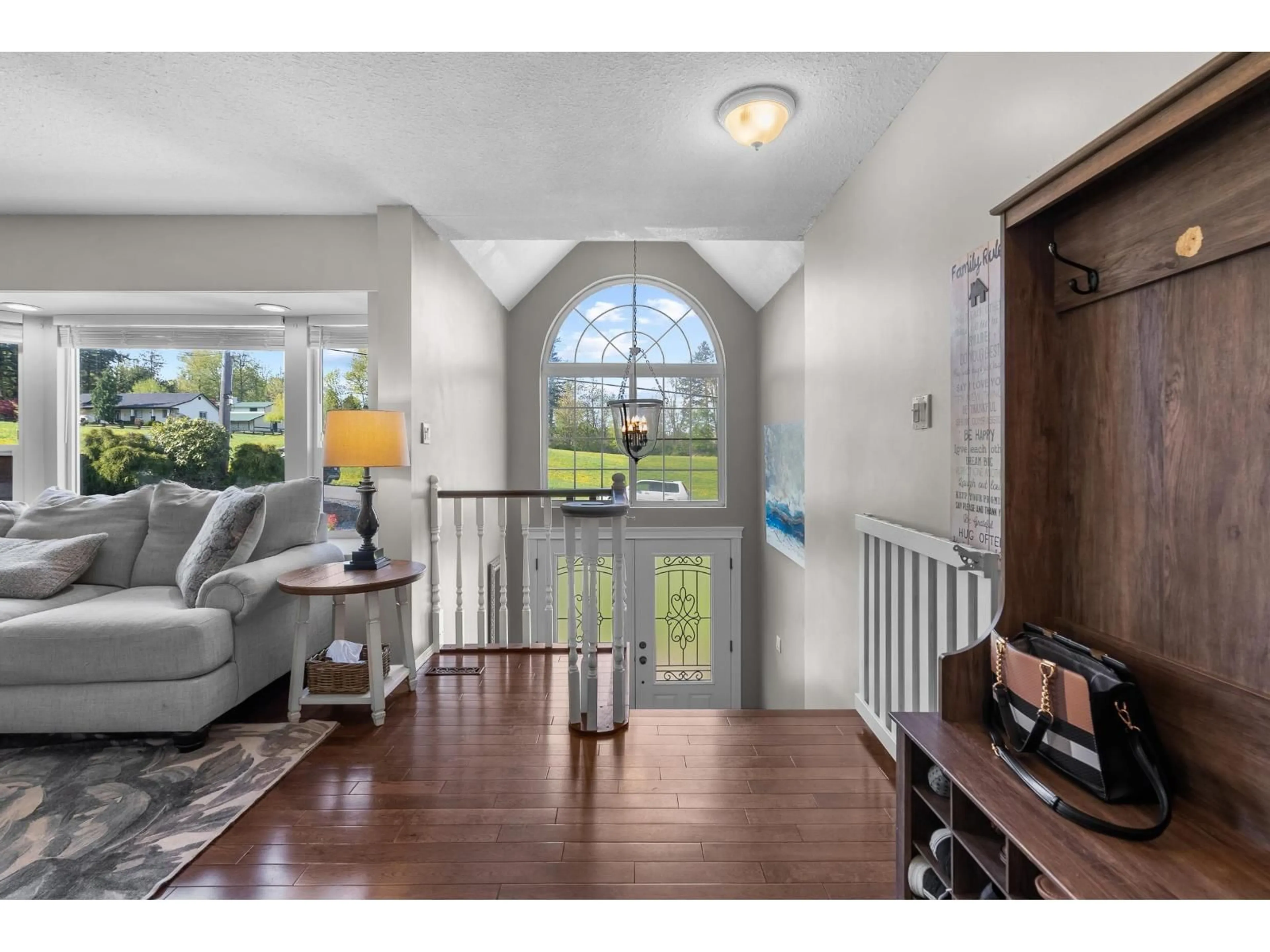 Indoor entryway for 29390 DUNCAN AVENUE, Abbotsford British Columbia V4X1J5