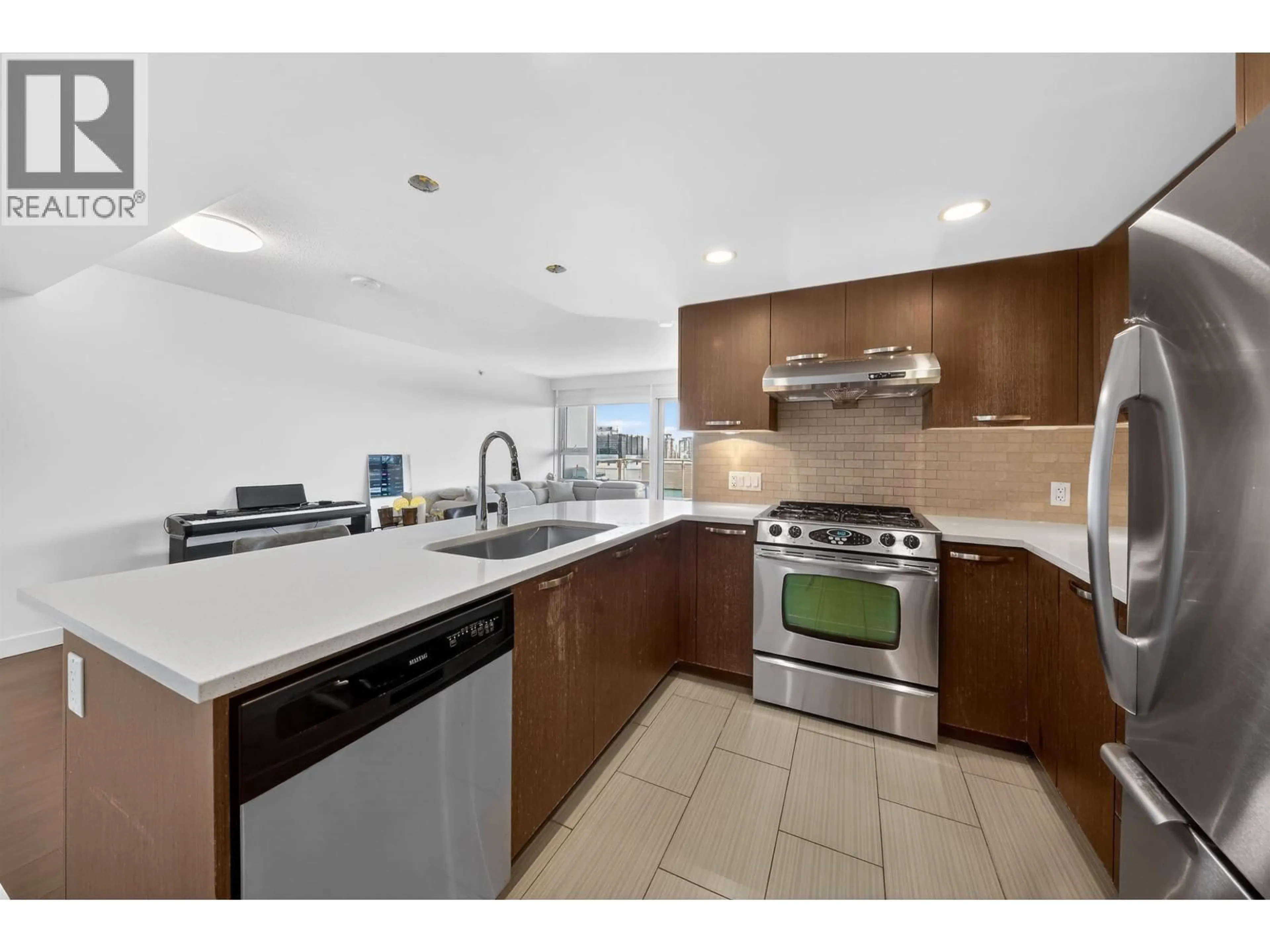 Standard kitchen, ceramic/tile floor for 1010 - 6888 COONEY ROAD, Richmond British Columbia V6Y0E1