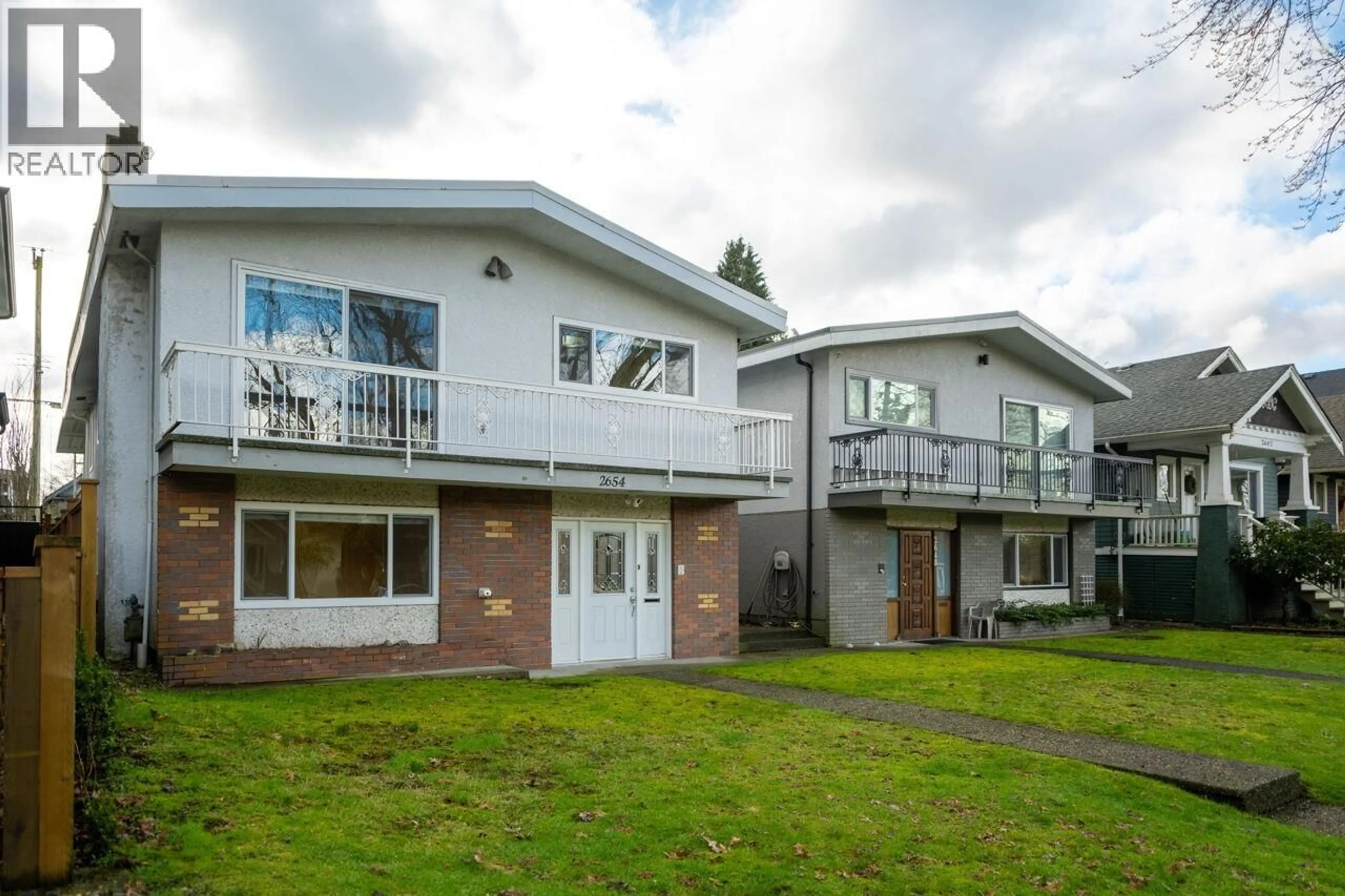 A pic from outside/outdoor area/front of a property/back of a property/a pic from drone, unknown for 2654 OXFORD STREET, Vancouver British Columbia V5K1N3