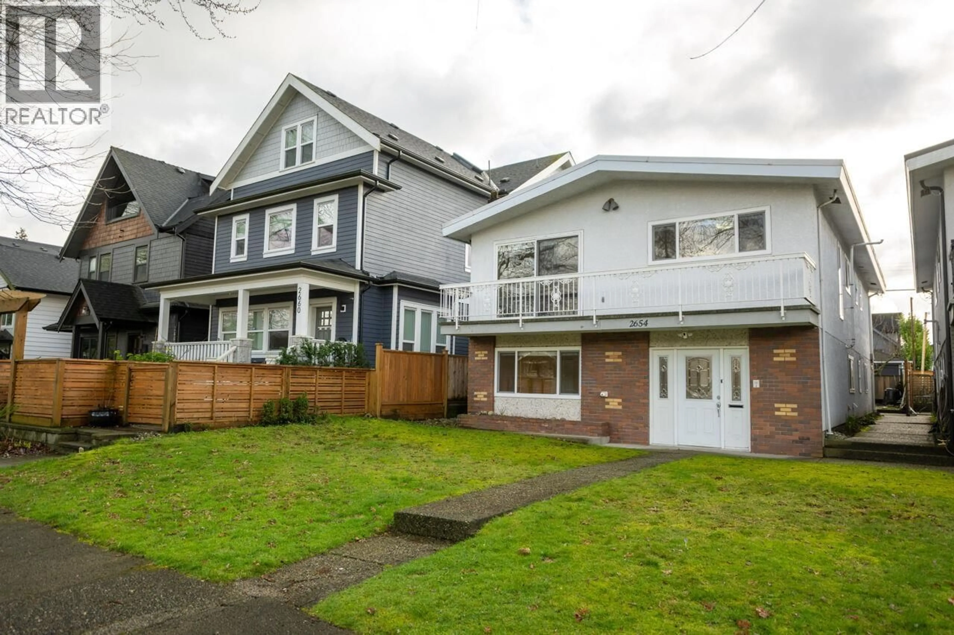 A pic from outside/outdoor area/front of a property/back of a property/a pic from drone, street for 2654 OXFORD STREET, Vancouver British Columbia V5K1N3