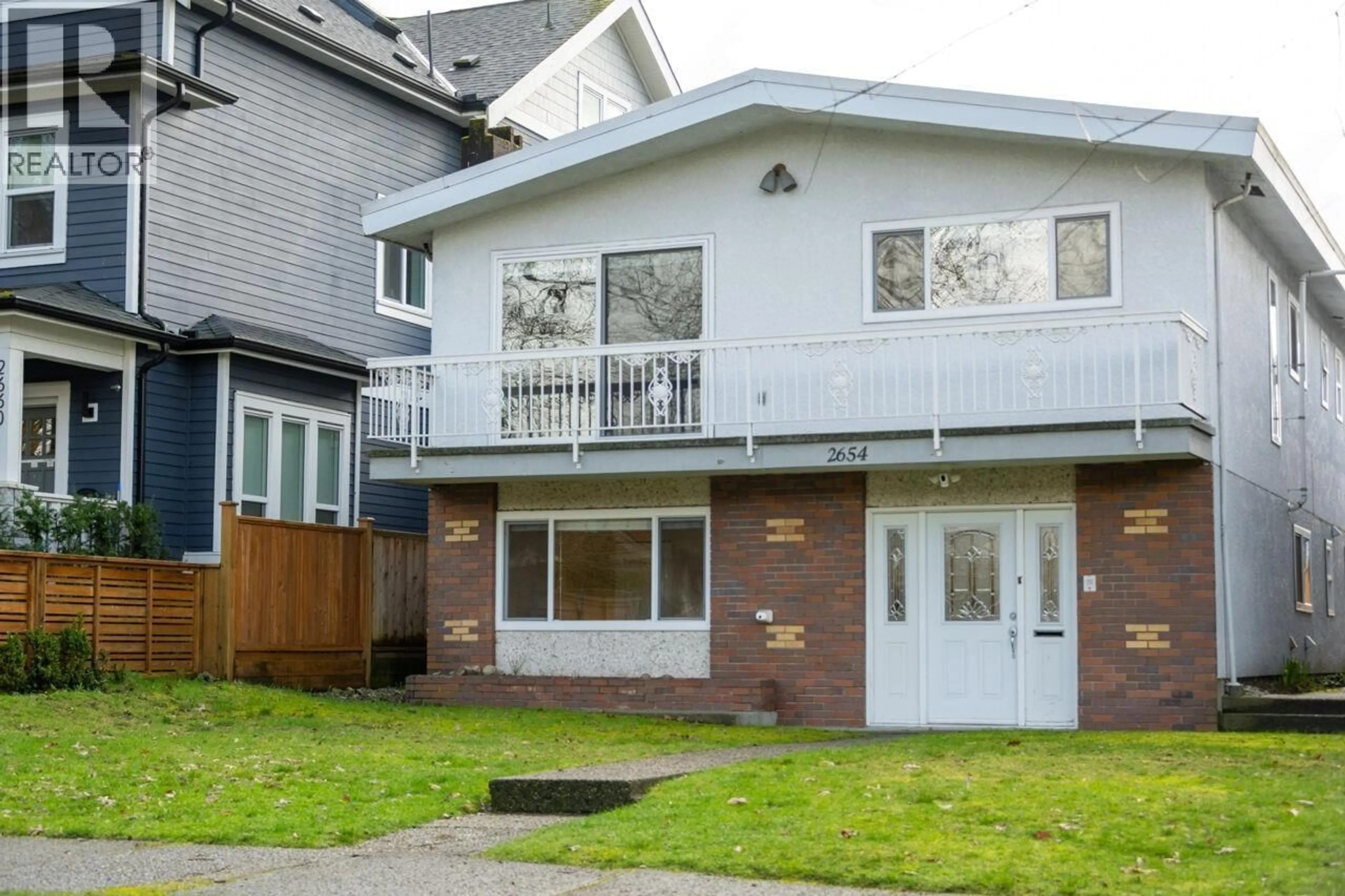 Home with vinyl exterior material, street for 2654 OXFORD STREET, Vancouver British Columbia V5K1N3