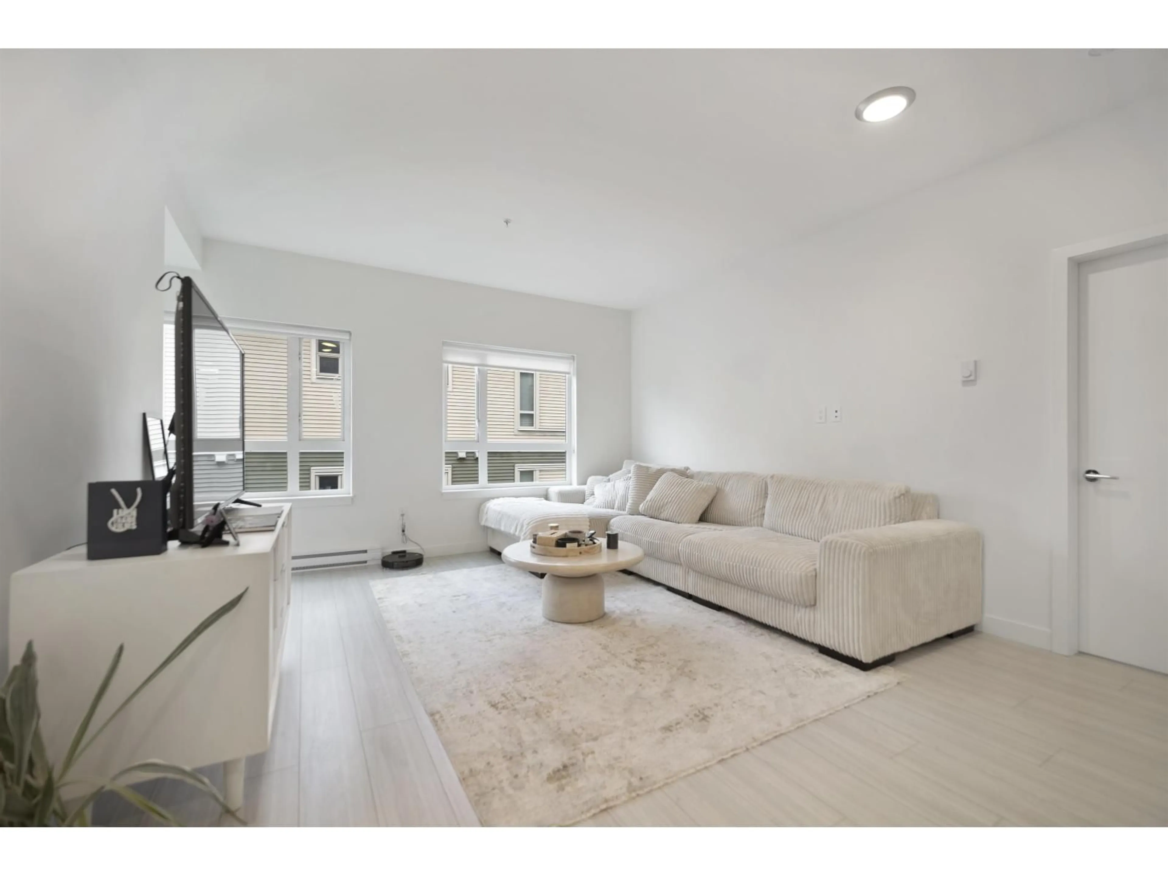 Living room with furniture, unknown for 405 - 10777 138 STREET, Surrey British Columbia V3T0T5