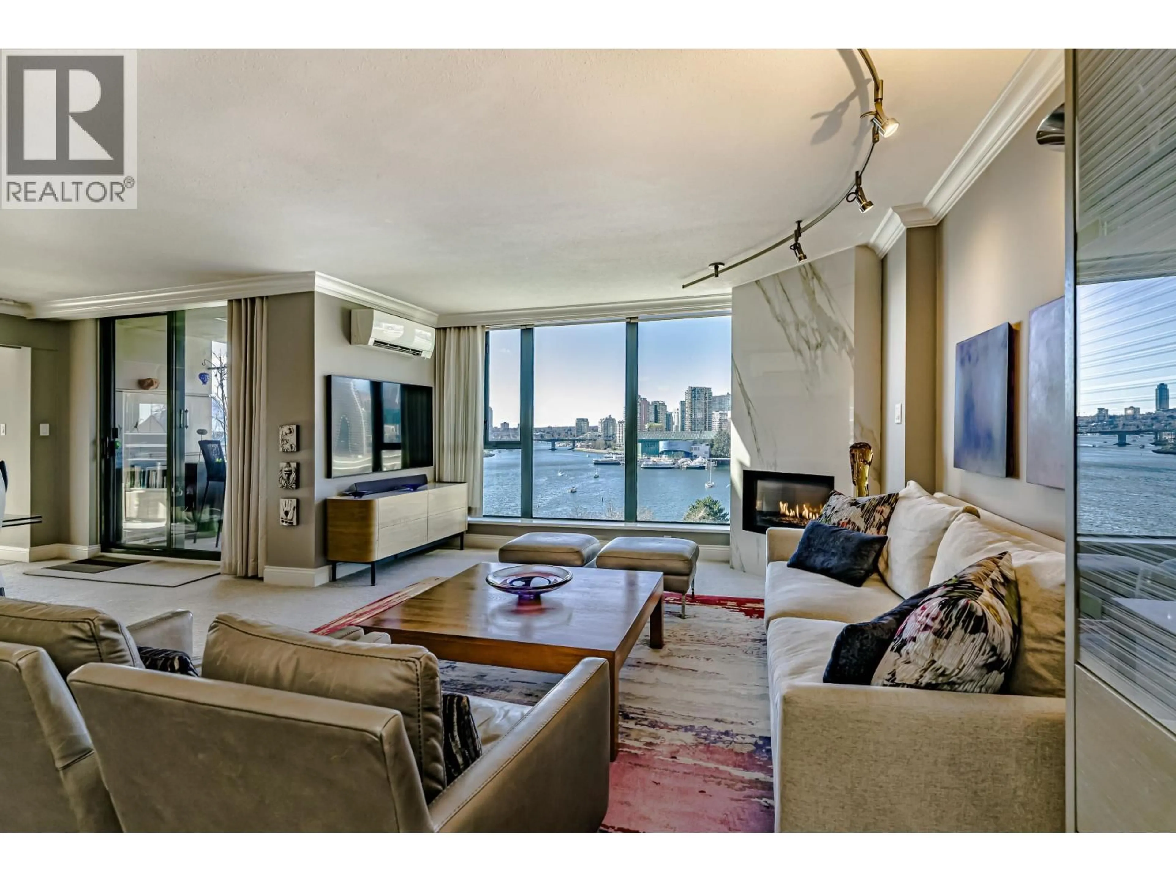 Living room with furniture, unknown for 806 - 1088 QUEBEC STREET, Vancouver British Columbia V6A4H2