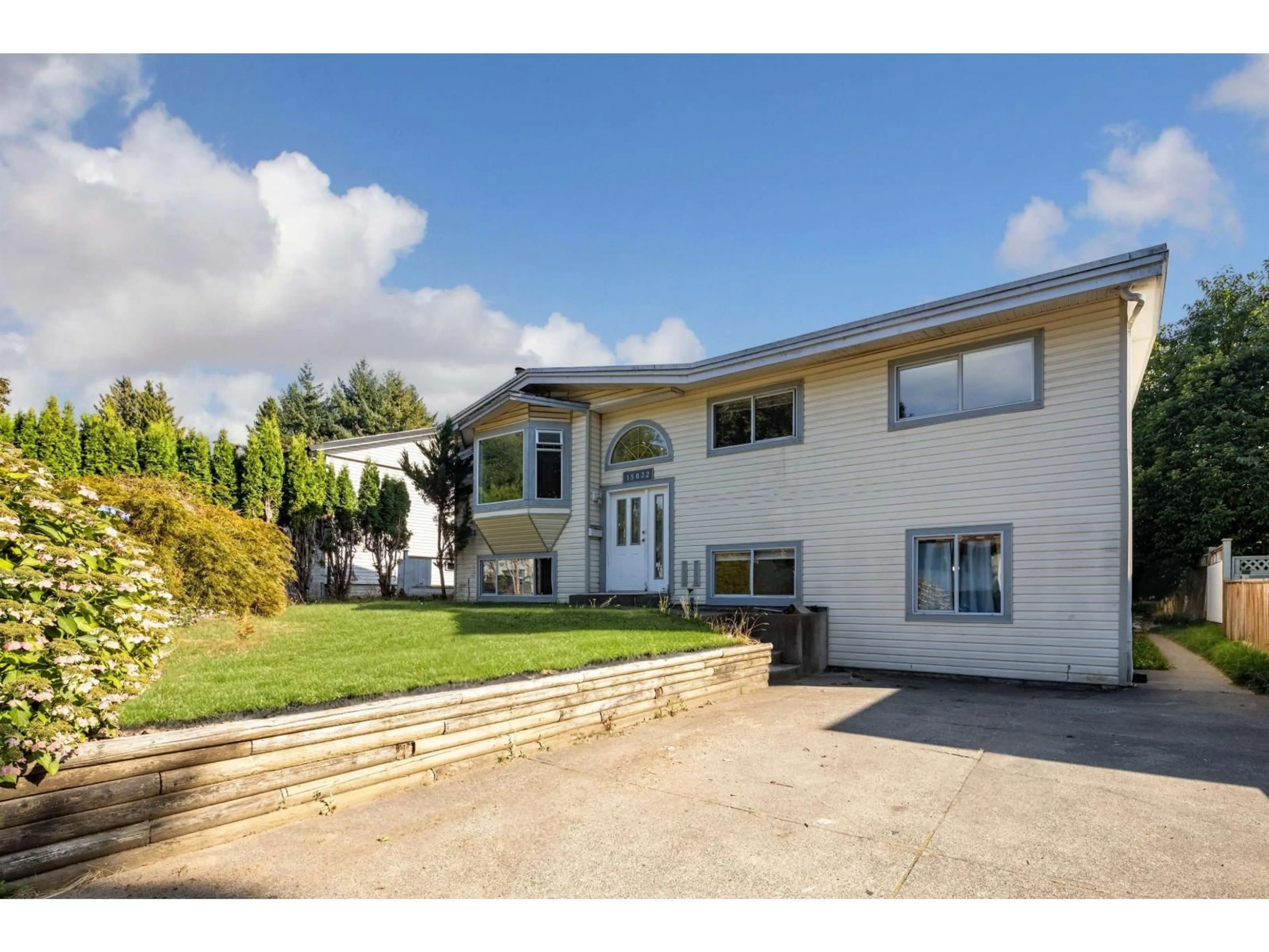 A pic from outside/outdoor area/front of a property/back of a property/a pic from drone, street for 15032 SWALLOW DRIVE, Surrey British Columbia V3R4X2