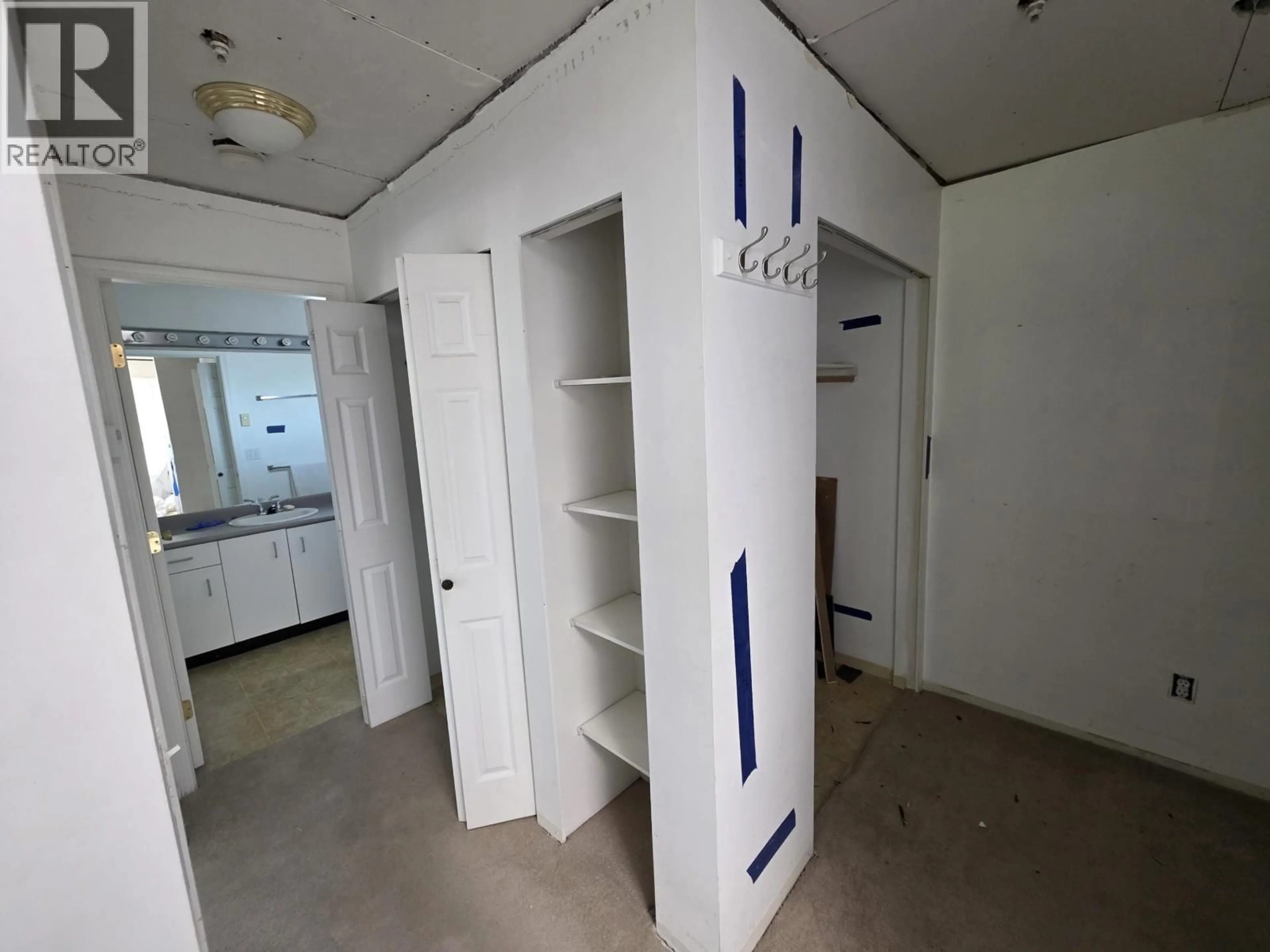 A pic of a room for 302 - 723 TWELFTH STREET, New Westminster British Columbia V3M4J8