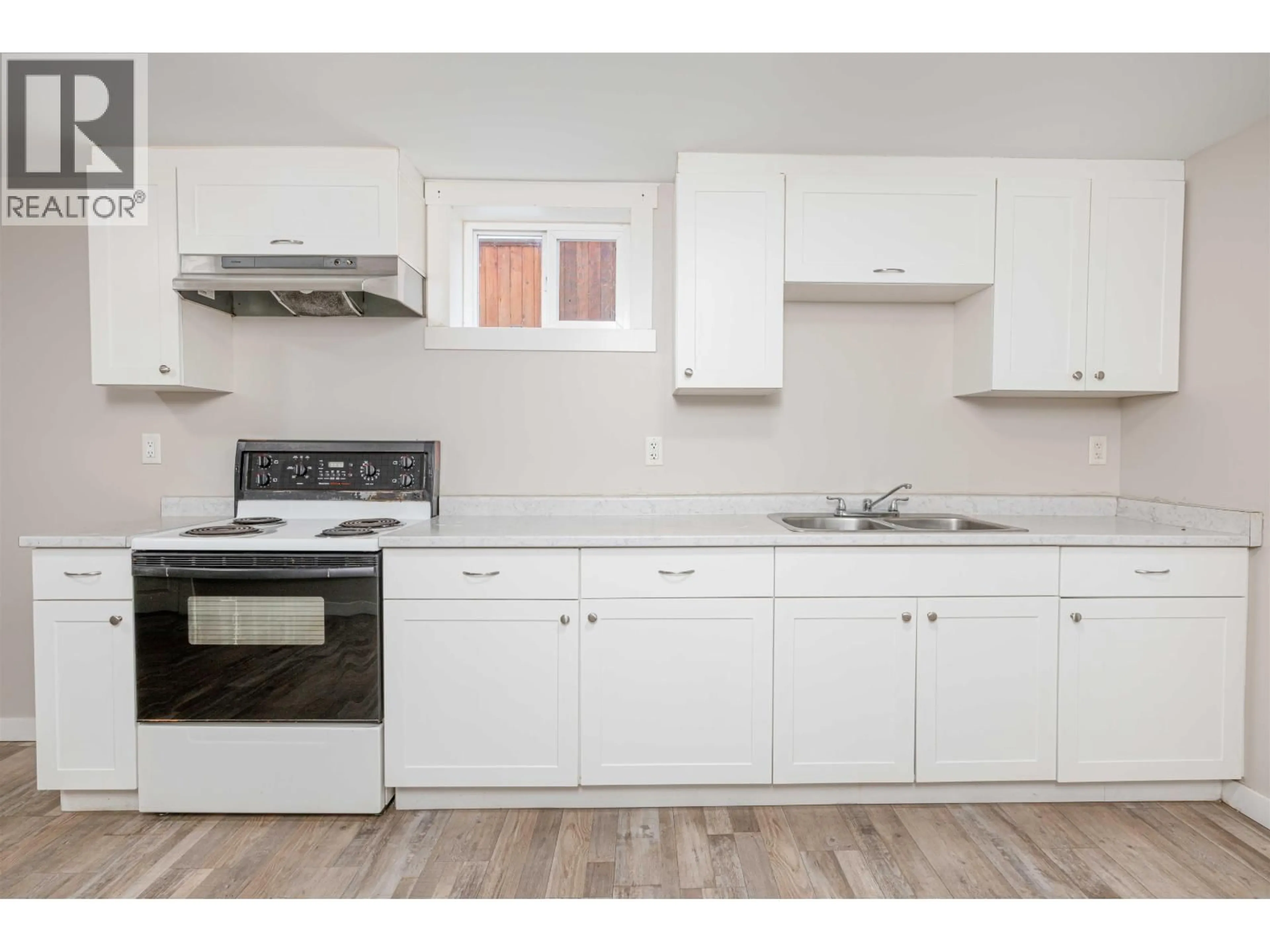 Standard kitchen, unknown for 158 FERN CRESCENT, Prince George British Columbia V2N1J2