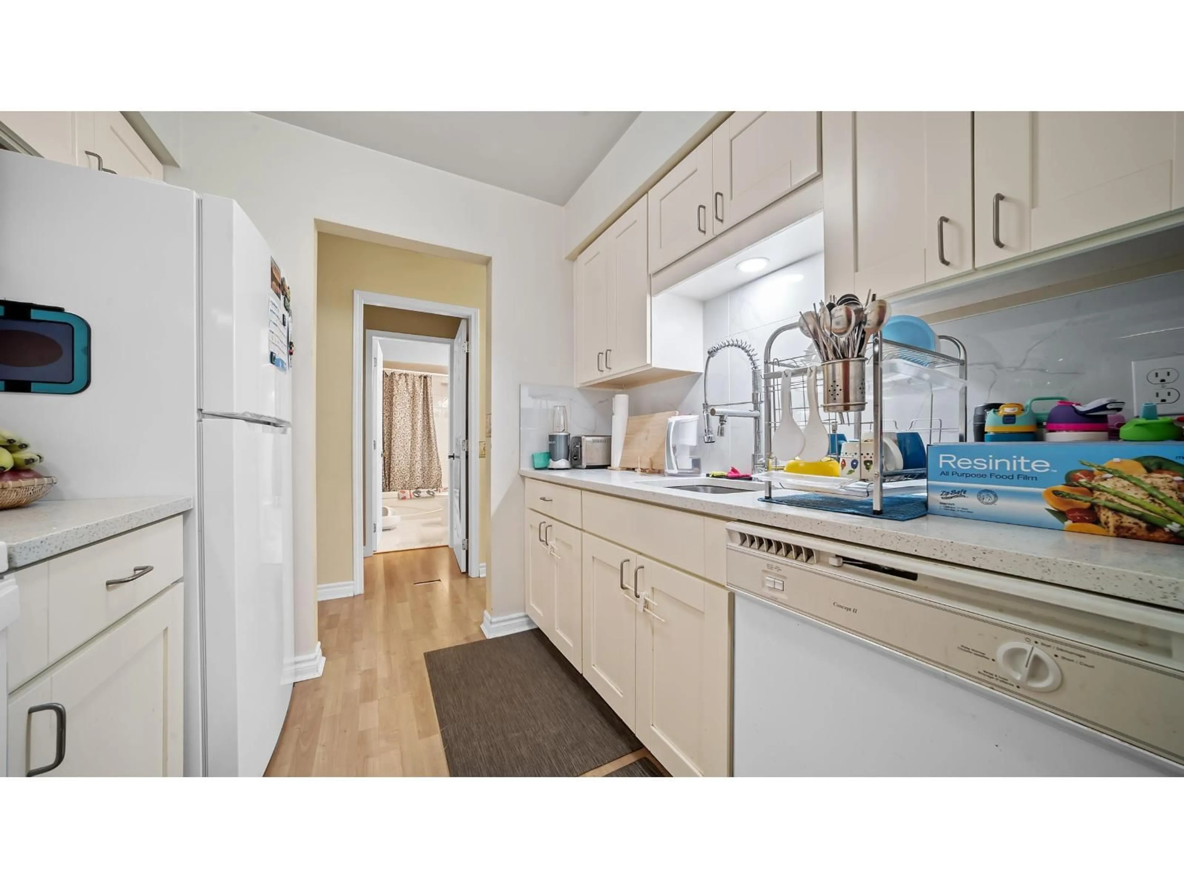 Standard kitchen, unknown for 1314 - 10620 150 STREET, Surrey British Columbia V3R7S1