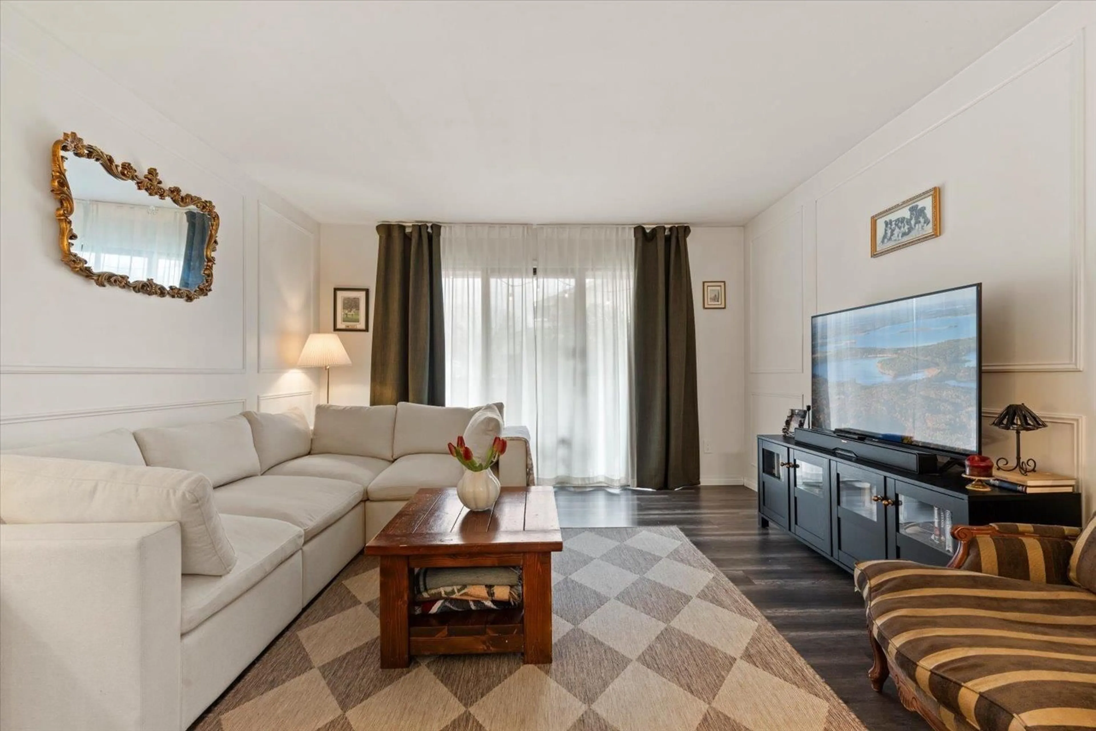 Living room with furniture, unknown for 101 - 45900 LEWIS AVENUE, Chilliwack British Columbia V2P3C2