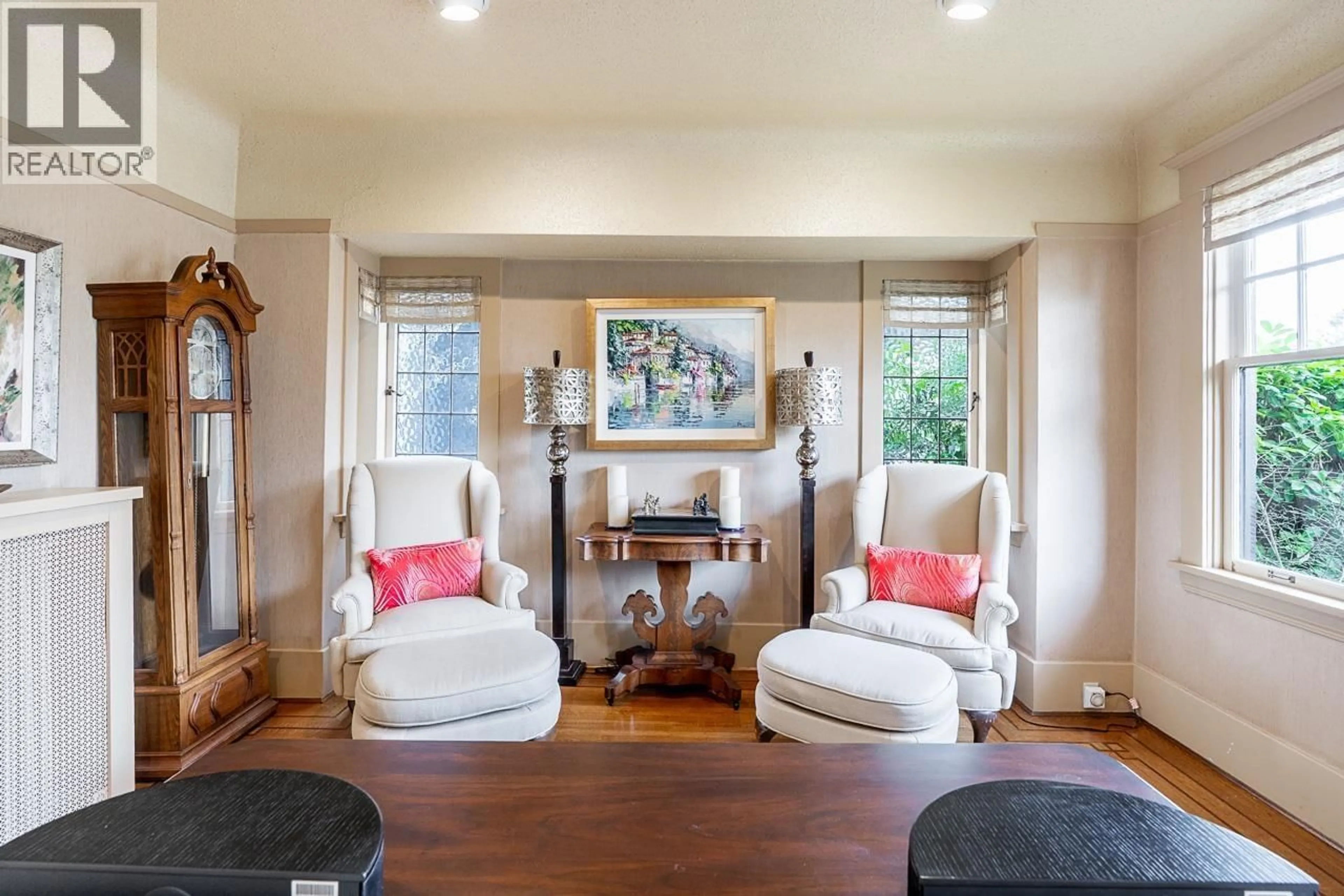 Living room with furniture, unknown for 1986 36TH AVENUE, Vancouver British Columbia V6M1K8