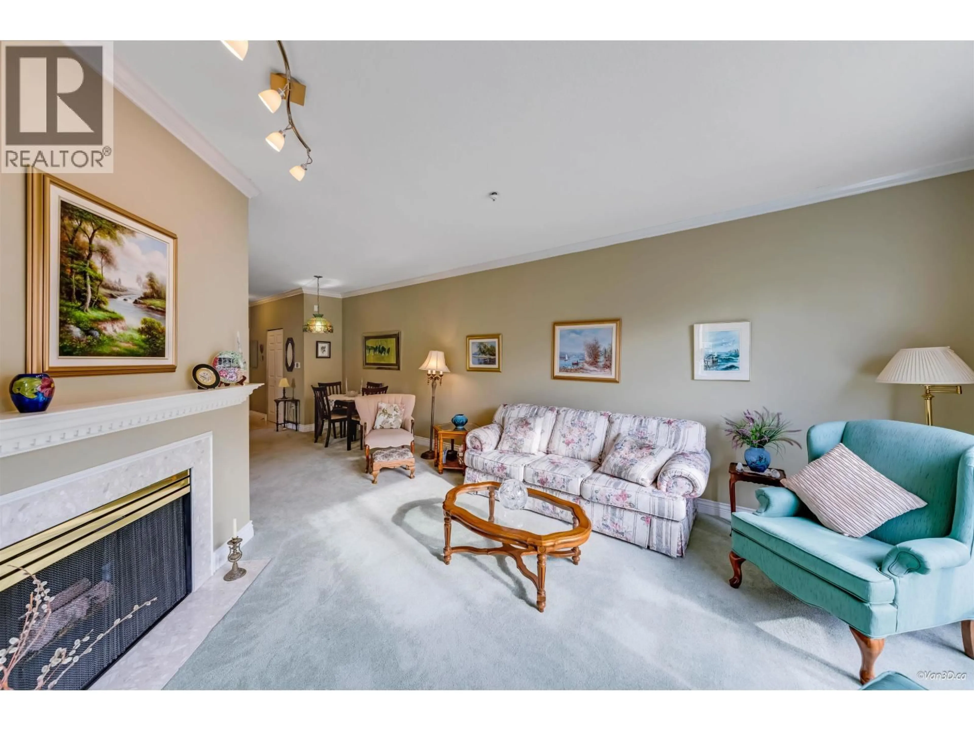 Living room with furniture, unknown for 315 - 2985 PRINCESS CRESCENT, Coquitlam British Columbia V3B7P3