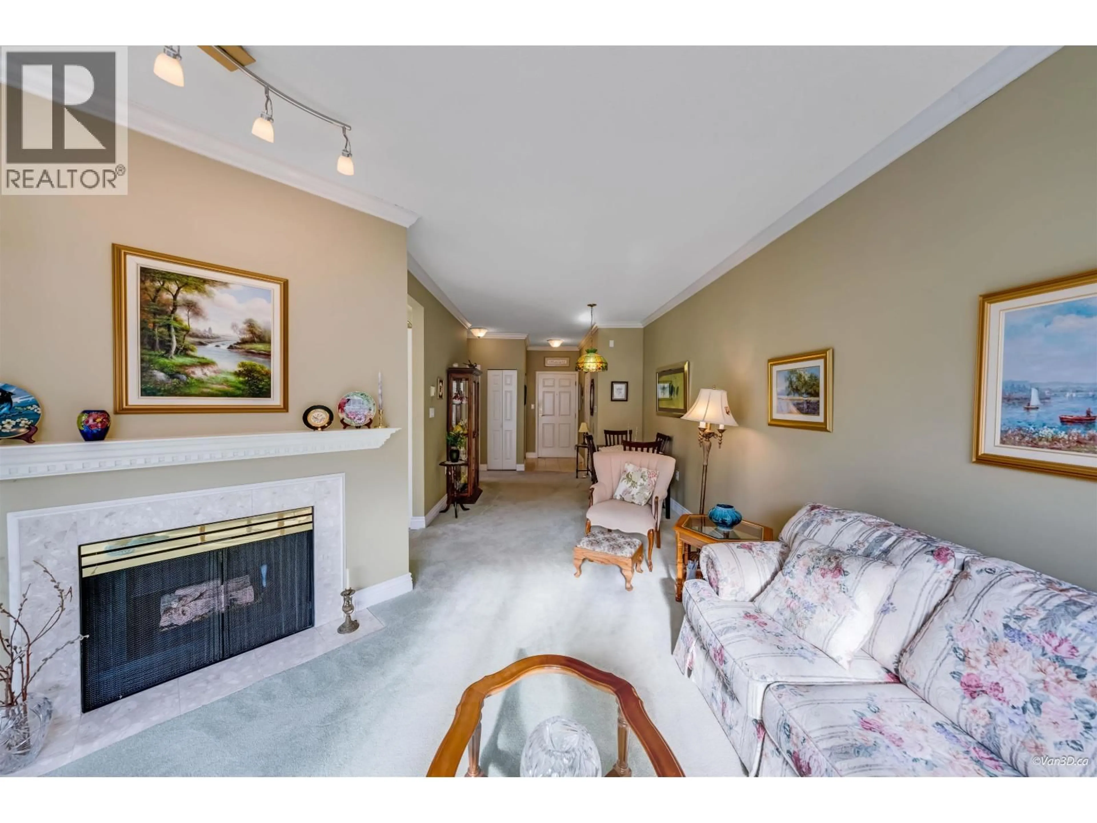 Living room with furniture, unknown for 315 - 2985 PRINCESS CRESCENT, Coquitlam British Columbia V3B7P3