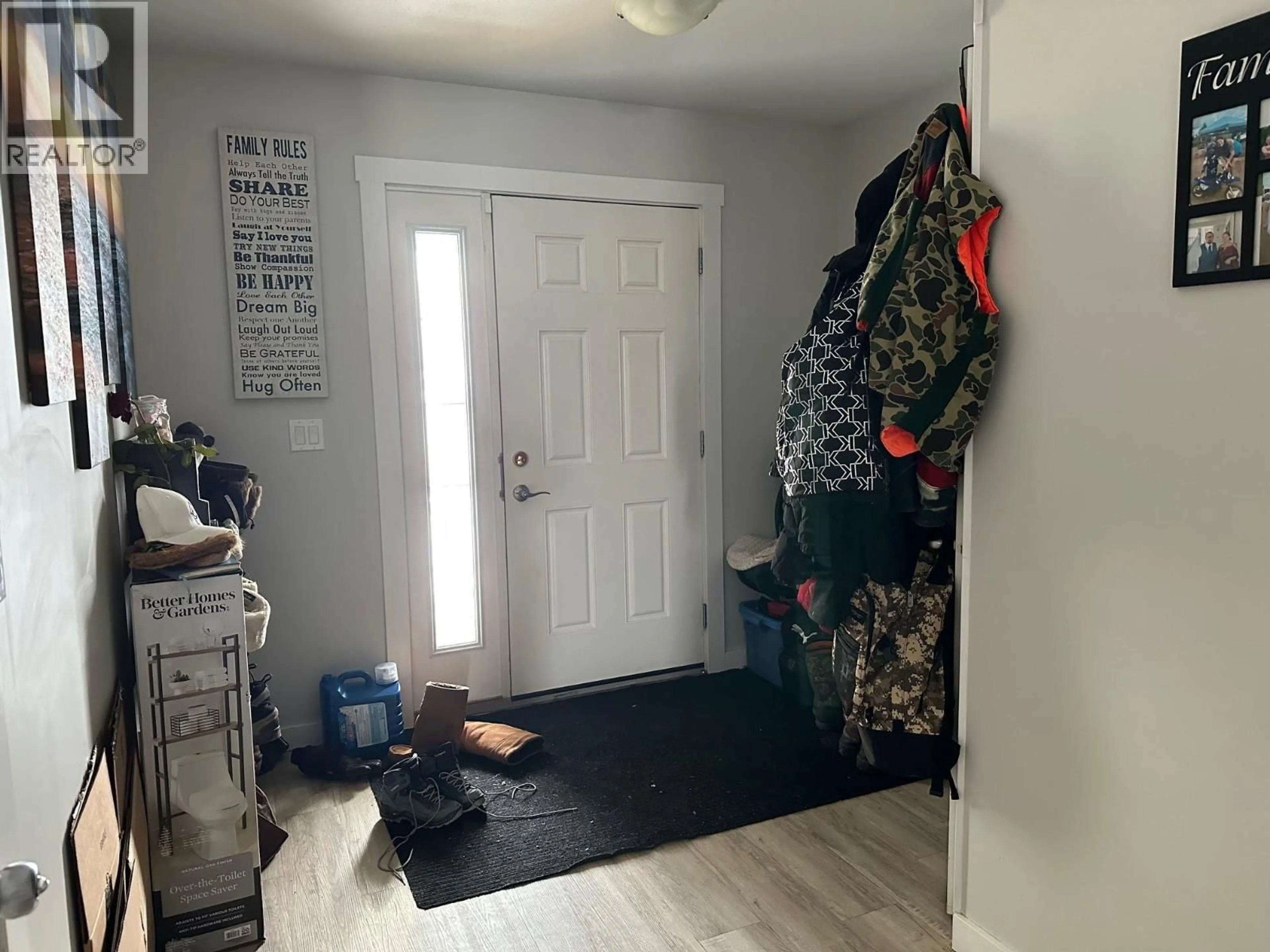 Indoor entryway for 8142 87 AVENUE, Fort St. John British Columbia V1J0M5