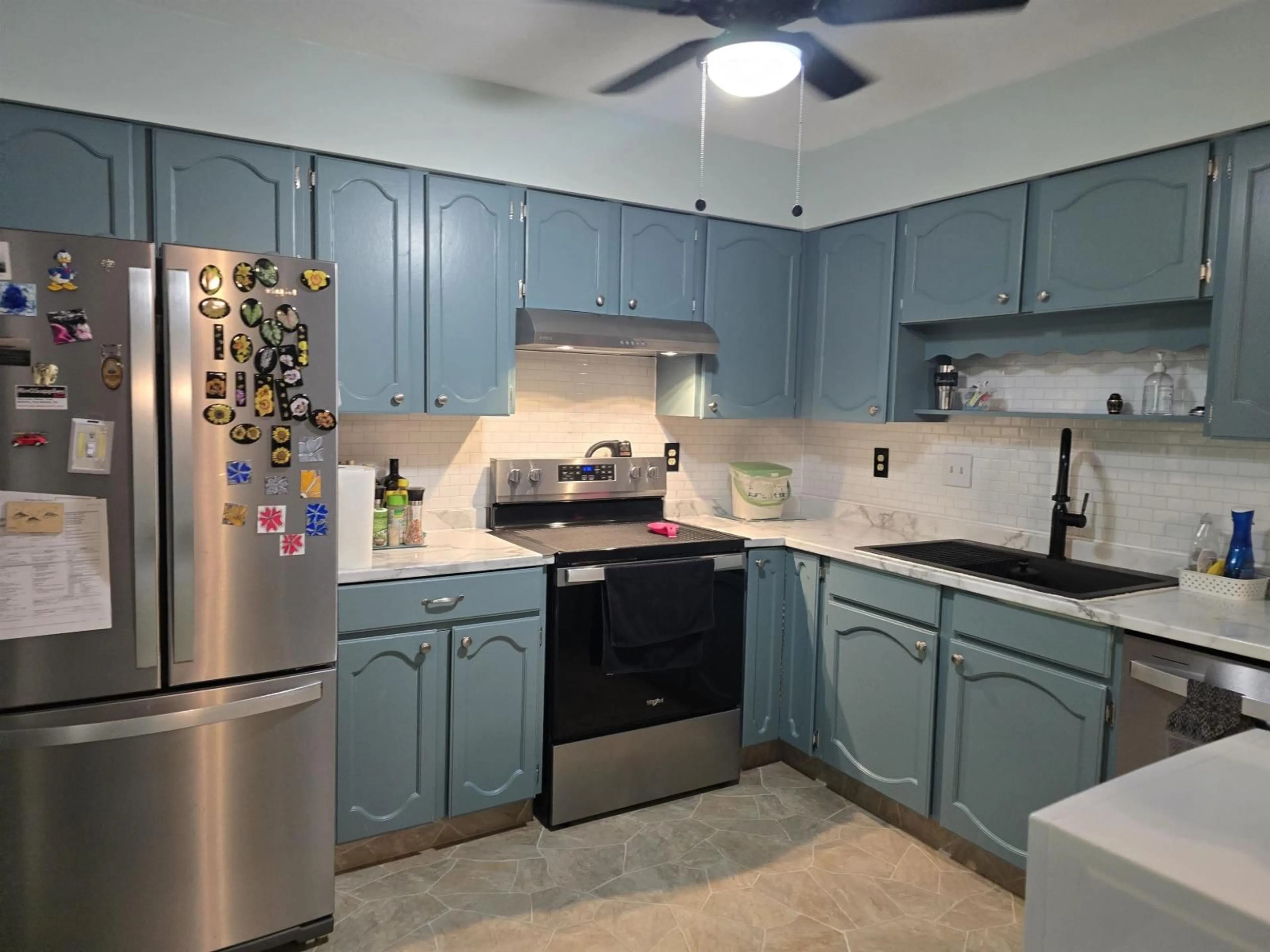 Standard kitchen, ceramic/tile floor for 234 - 2279 MCCALLUM ROAD, Abbotsford British Columbia V2S3N7