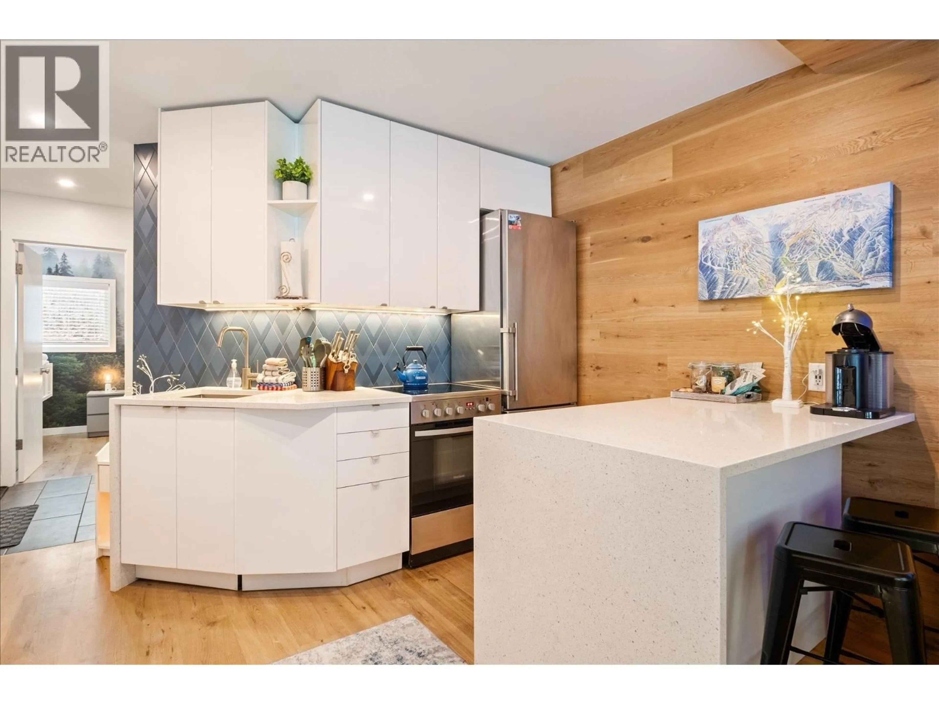 Contemporary kitchen, unknown for 4 - 2170 SARAJEVO DRIVE, Whistler British Columbia V8E0B5