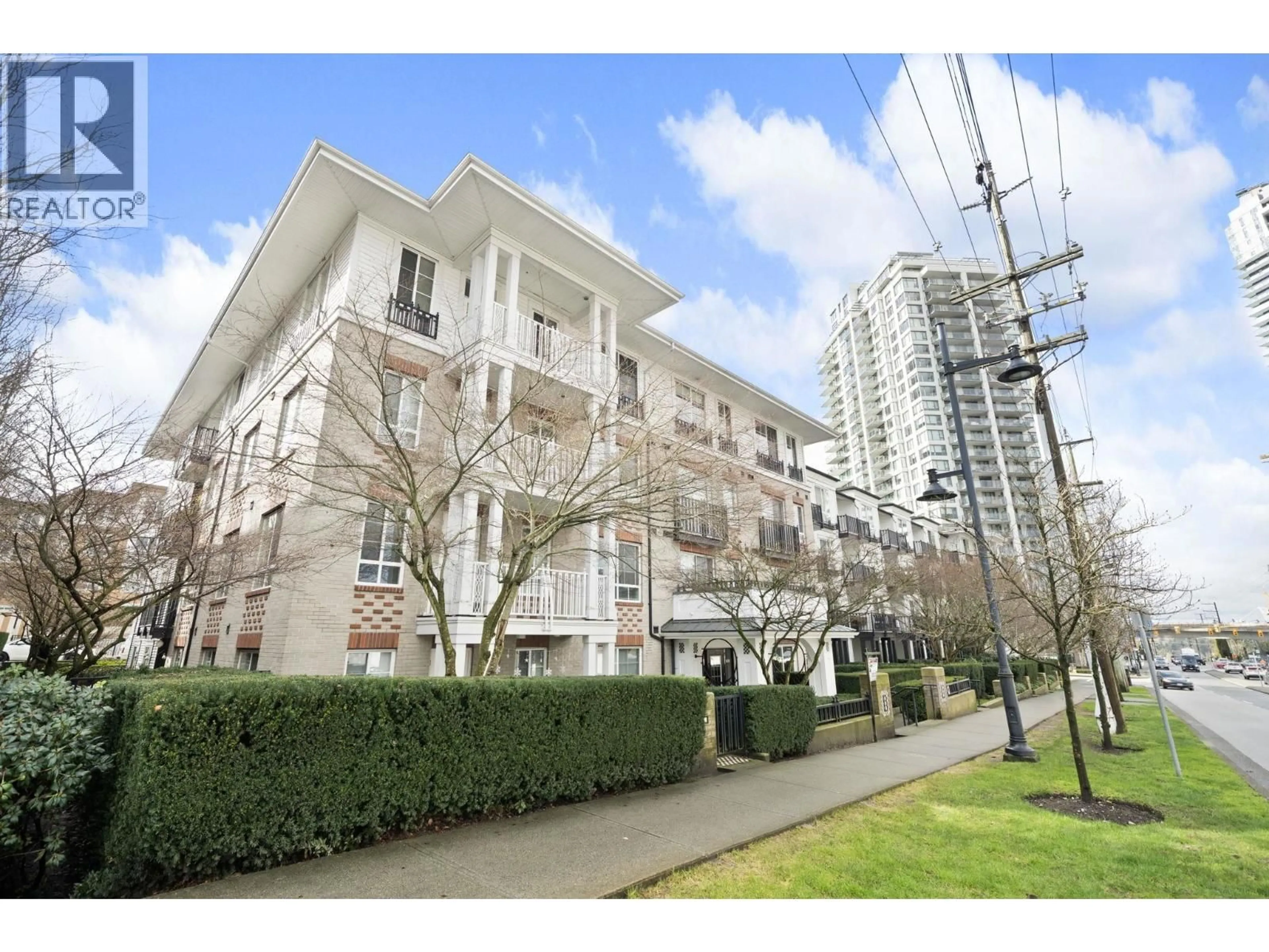 Patio, street for 417 - 608 COMO LAKE AVENUE, Coquitlam British Columbia V3J0B2