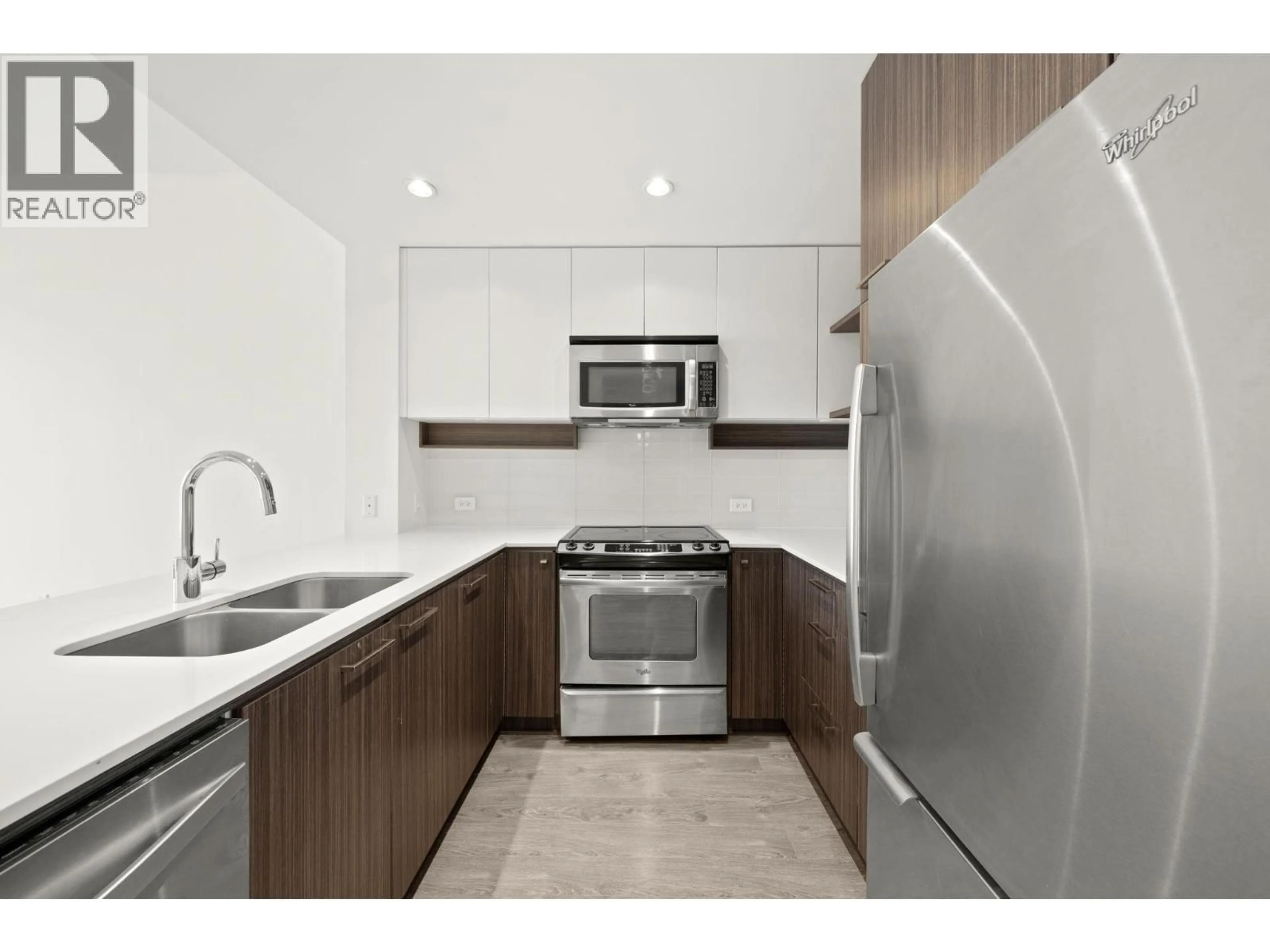 Standard kitchen, unknown for 417 - 608 COMO LAKE AVENUE, Coquitlam British Columbia V3J0B2
