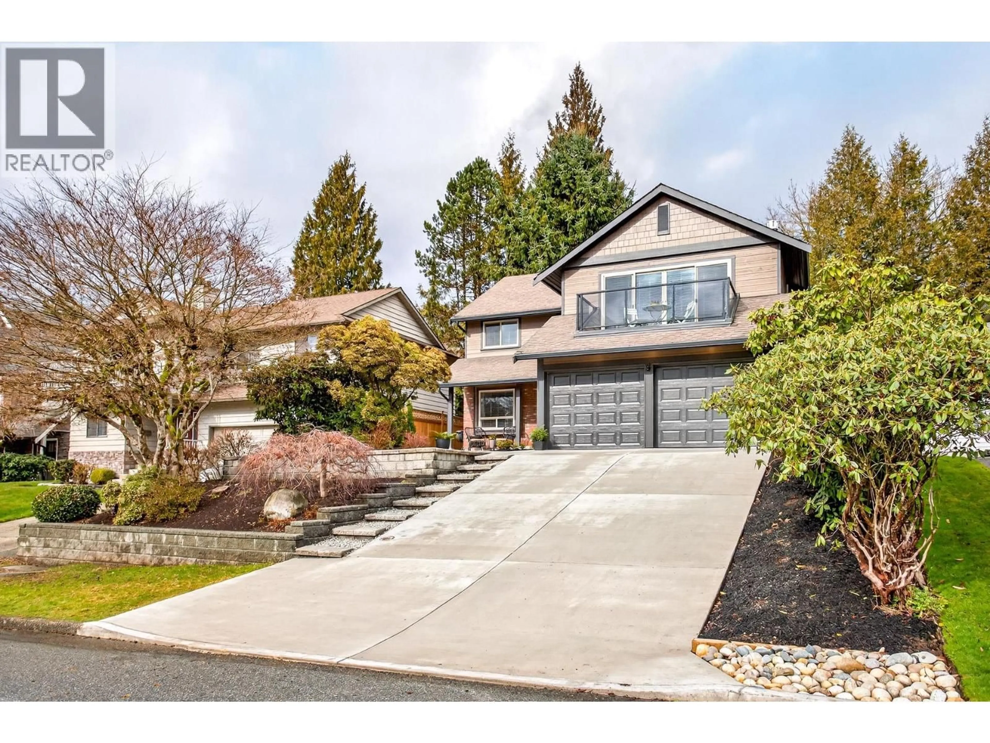 Home with vinyl exterior material, street for 969 MANSFIELD CRESCENT, Port Coquitlam British Columbia V3B6H3