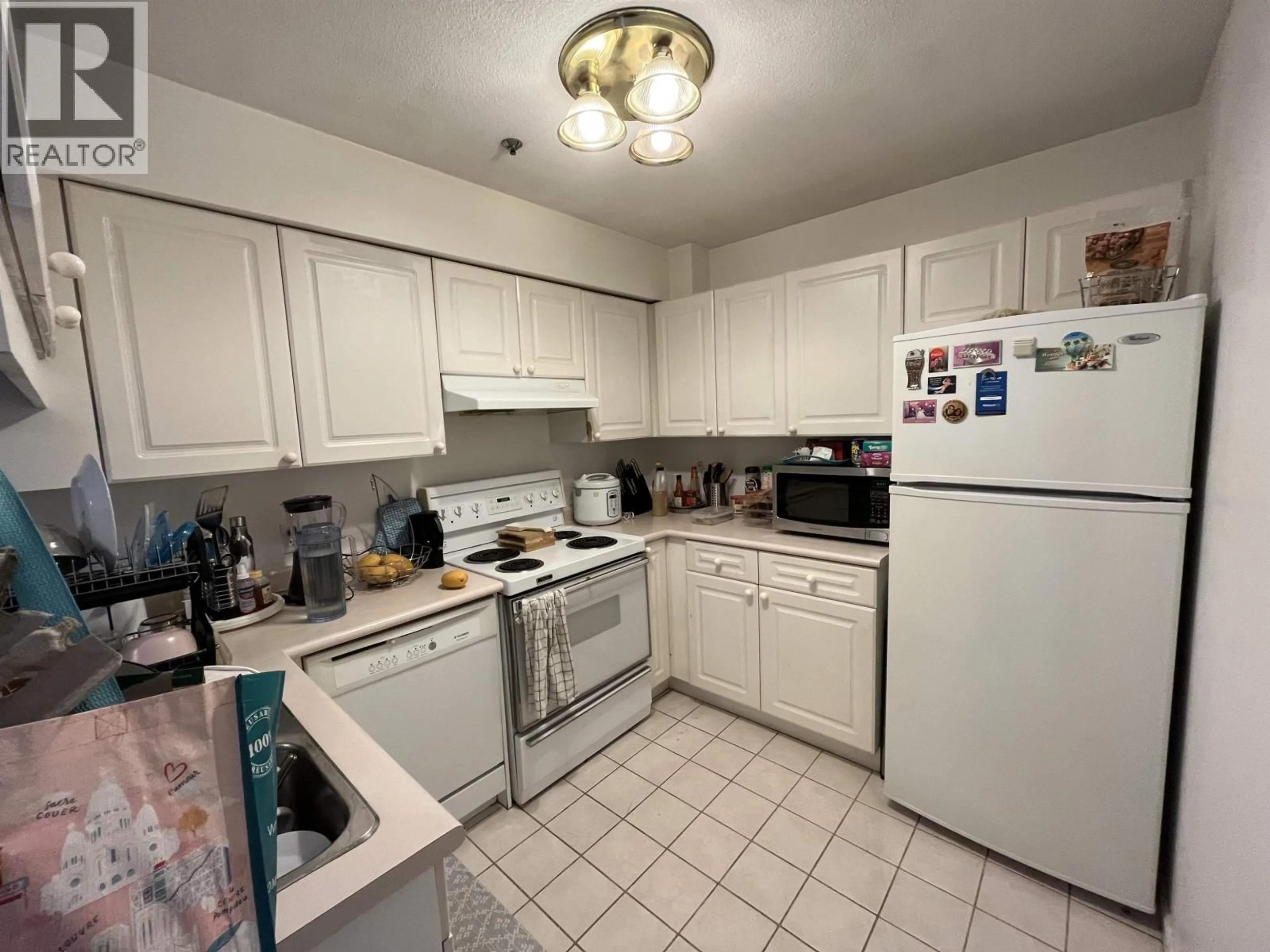 Standard kitchen, unknown for 204 - 7071 BLUNDELL ROAD, Richmond British Columbia V6Y1J5