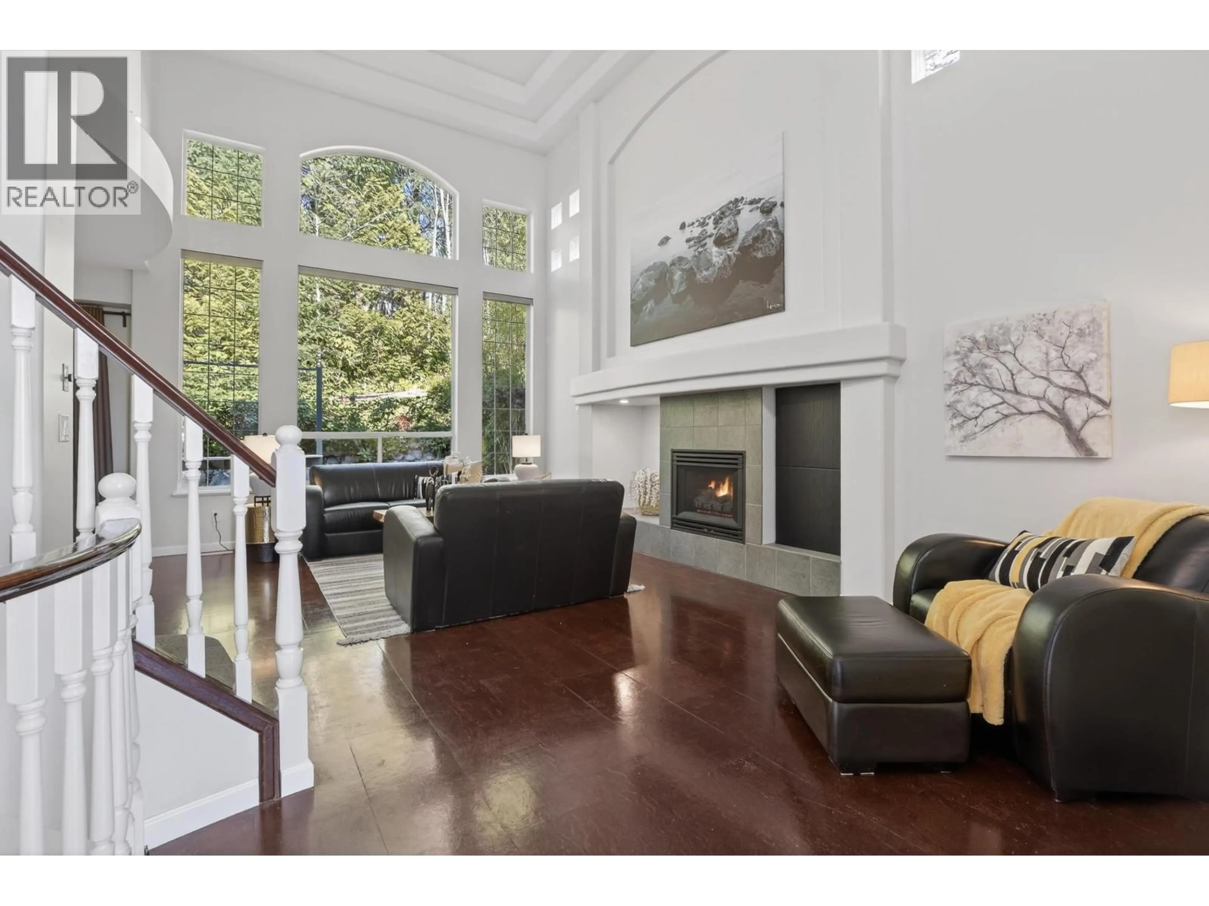 Living room with furniture, wood/laminate floor for 98 LINDEN COURT, Port Moody British Columbia V3H5C2