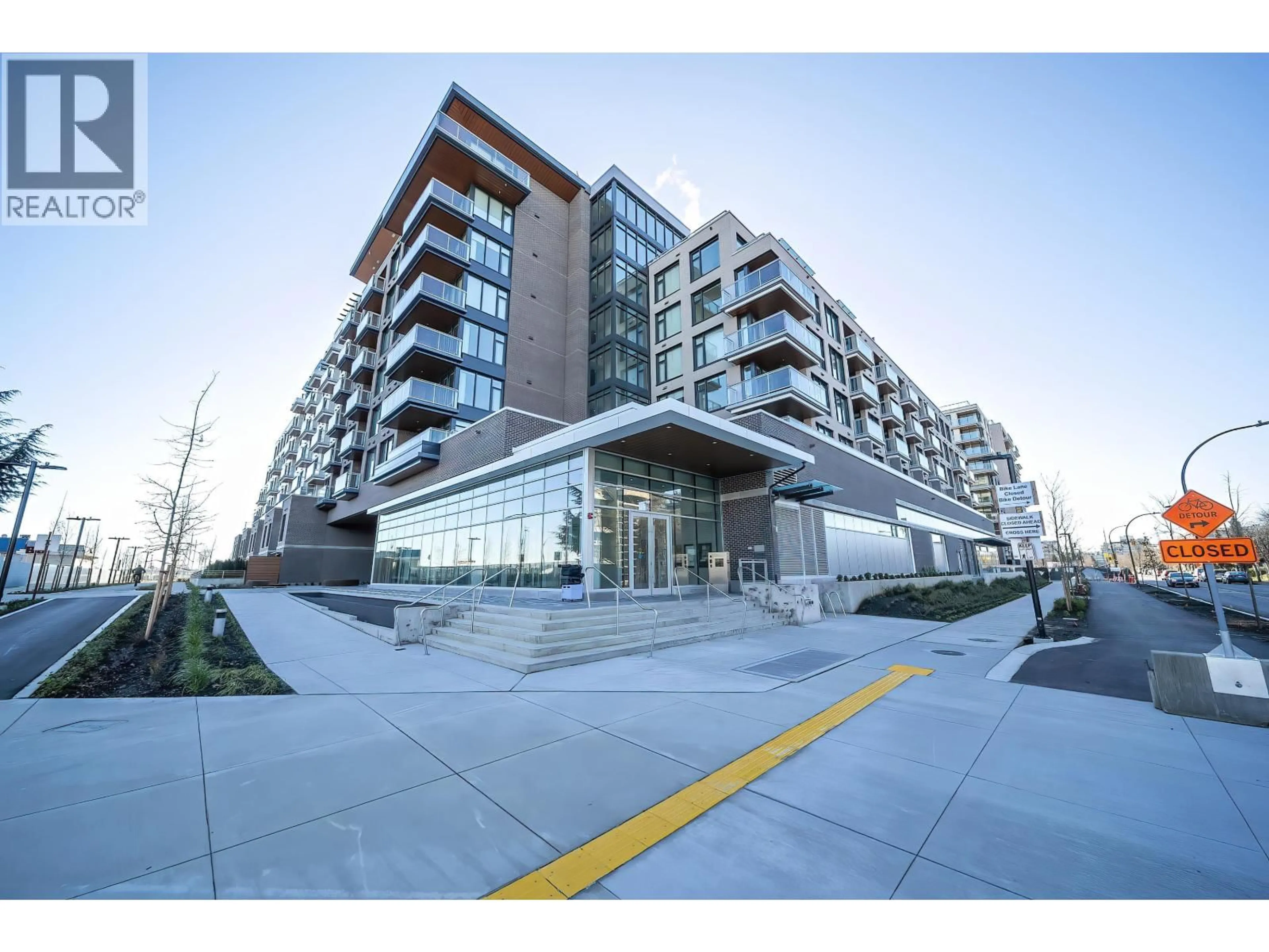 Indoor foyer for 619 - 755 HARBOURSIDE DRIVE, Vancouver British Columbia V7P0G1