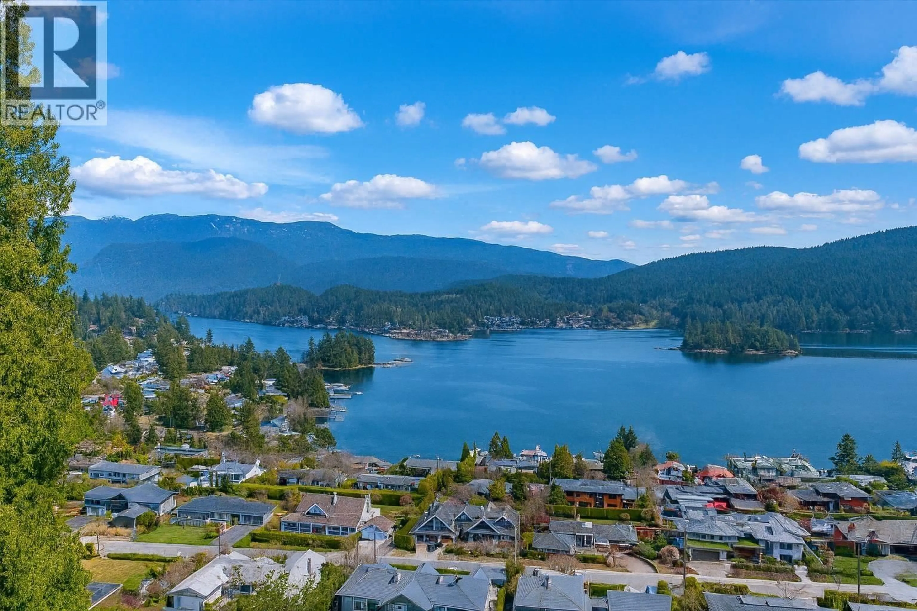 A pic from outside/outdoor area/front of a property/back of a property/a pic from drone, water/lake/river/ocean view for 873 BAYCREST DRIVE, North Vancouver British Columbia V7G1N7