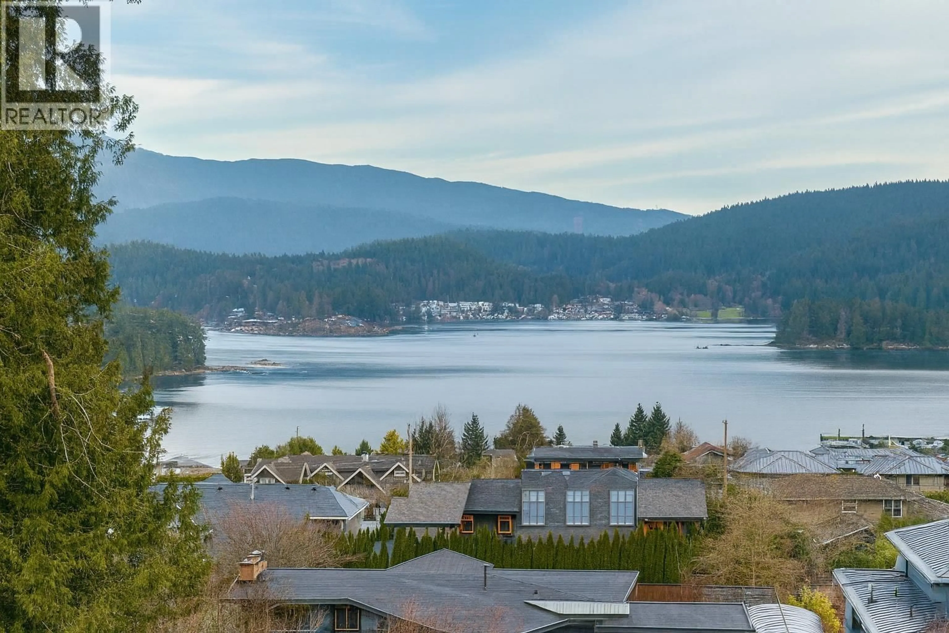 A pic from outside/outdoor area/front of a property/back of a property/a pic from drone, water/lake/river/ocean view for 873 BAYCREST DRIVE, North Vancouver British Columbia V7G1N7