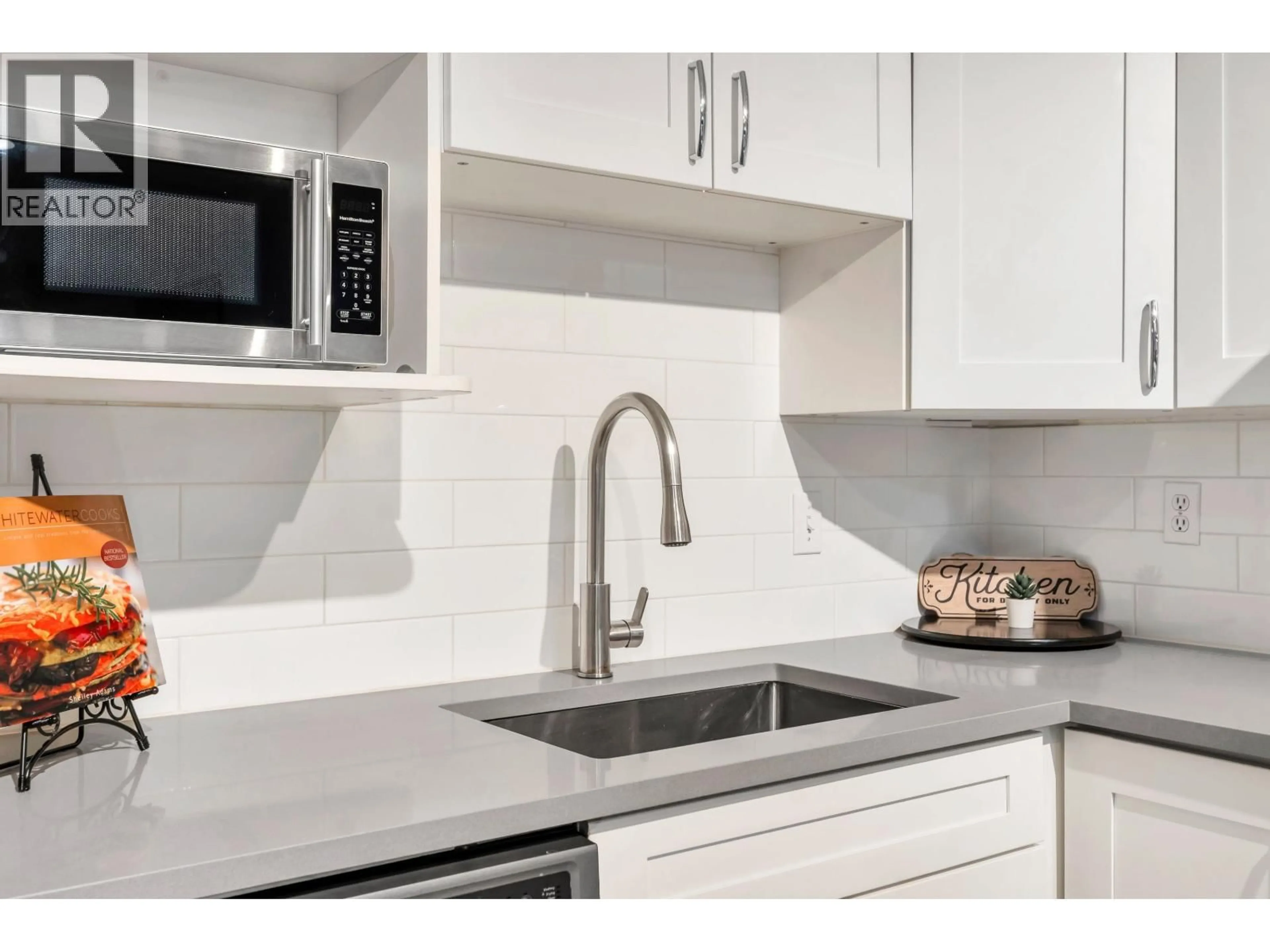 Unknown for 110 - 1215 PACIFIC STREET, Coquitlam British Columbia V3B7M4