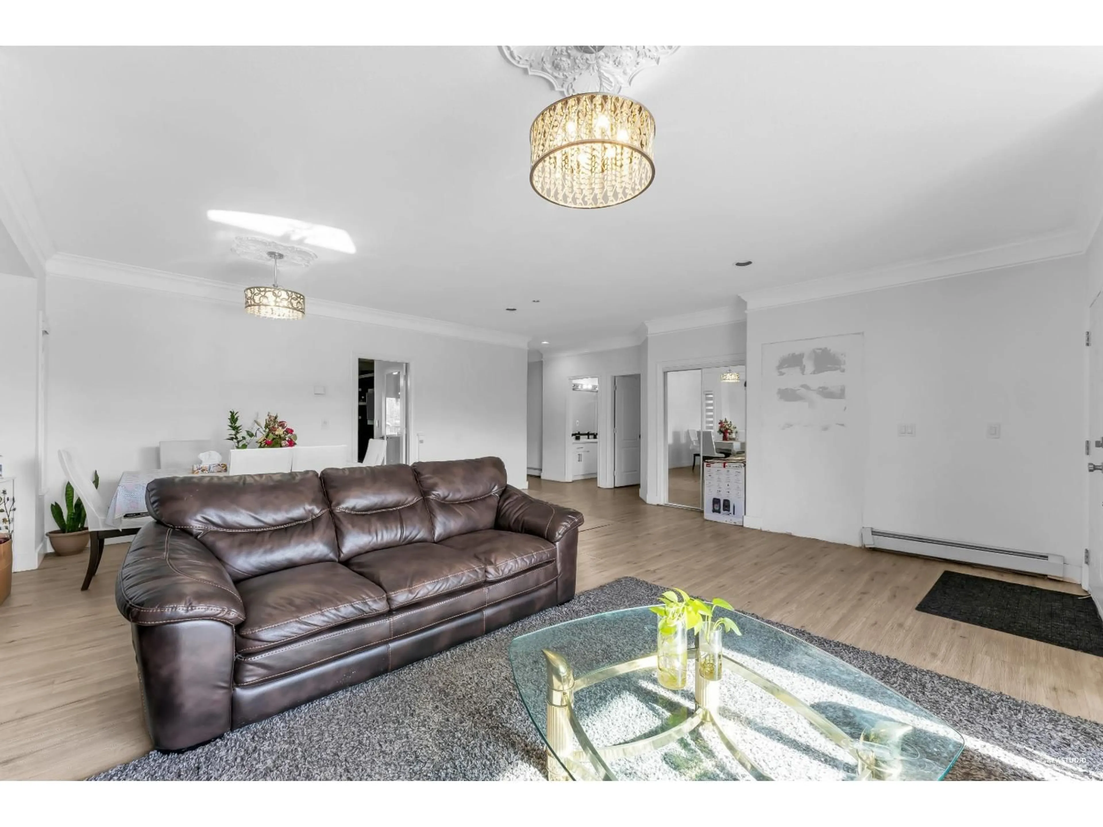 Living room with furniture, unknown for 14015 82 AVENUE, Surrey British Columbia V3W1M8