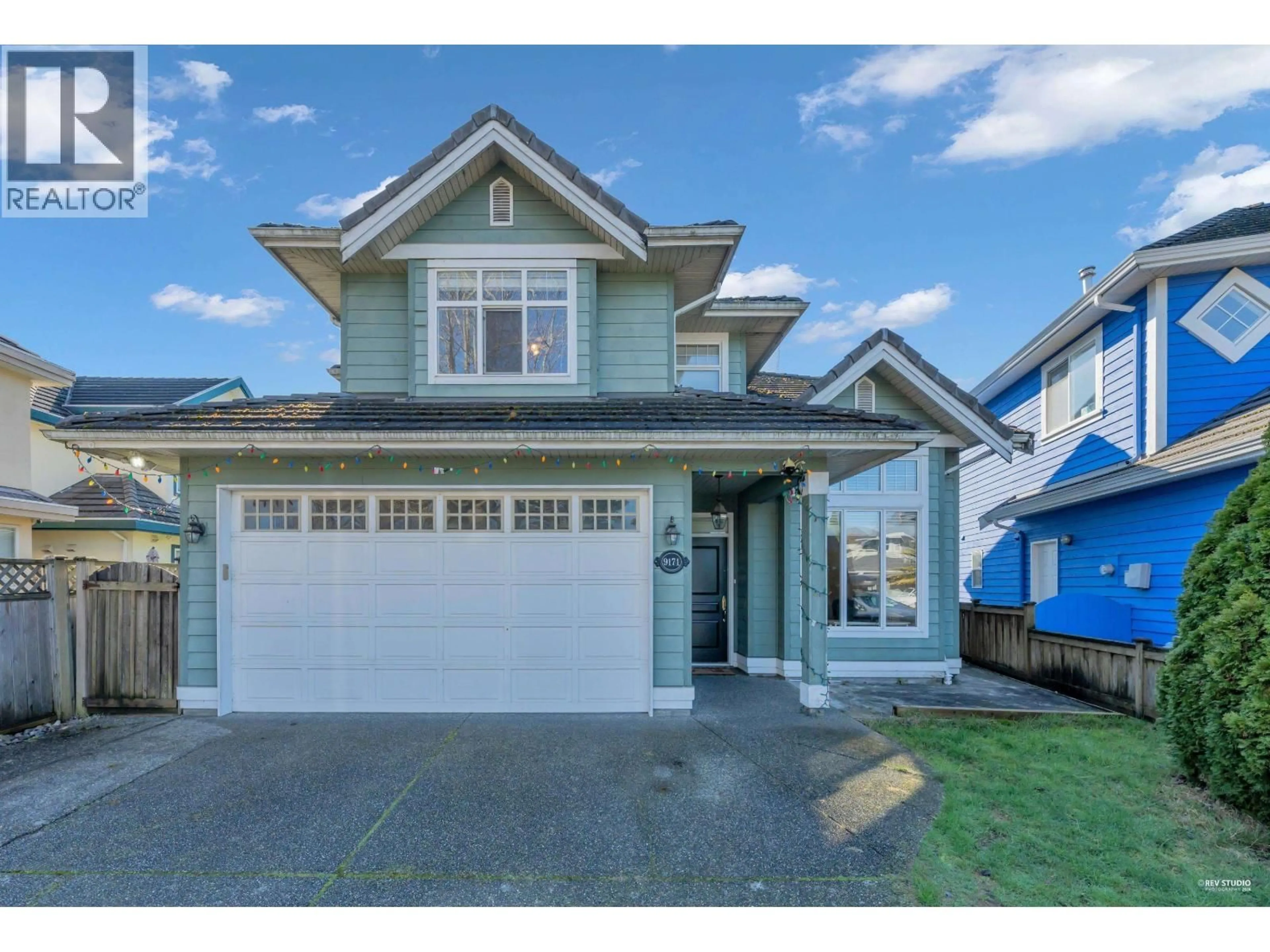 Home with vinyl exterior material, street for 9171 PAULESHIN CRESCENT, Richmond British Columbia V7E5L4
