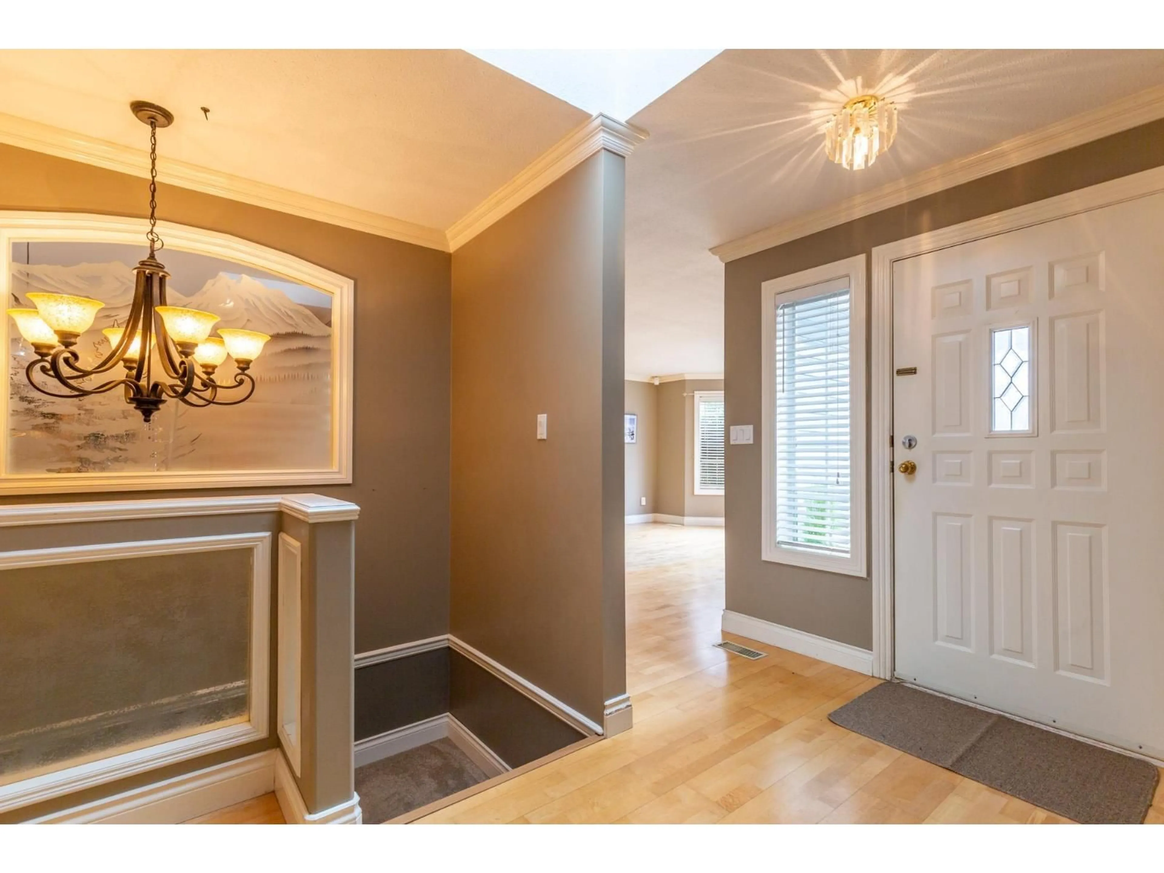 Indoor entryway for 34813 CHANTRELL PLACE, Abbotsford British Columbia V3G1G5
