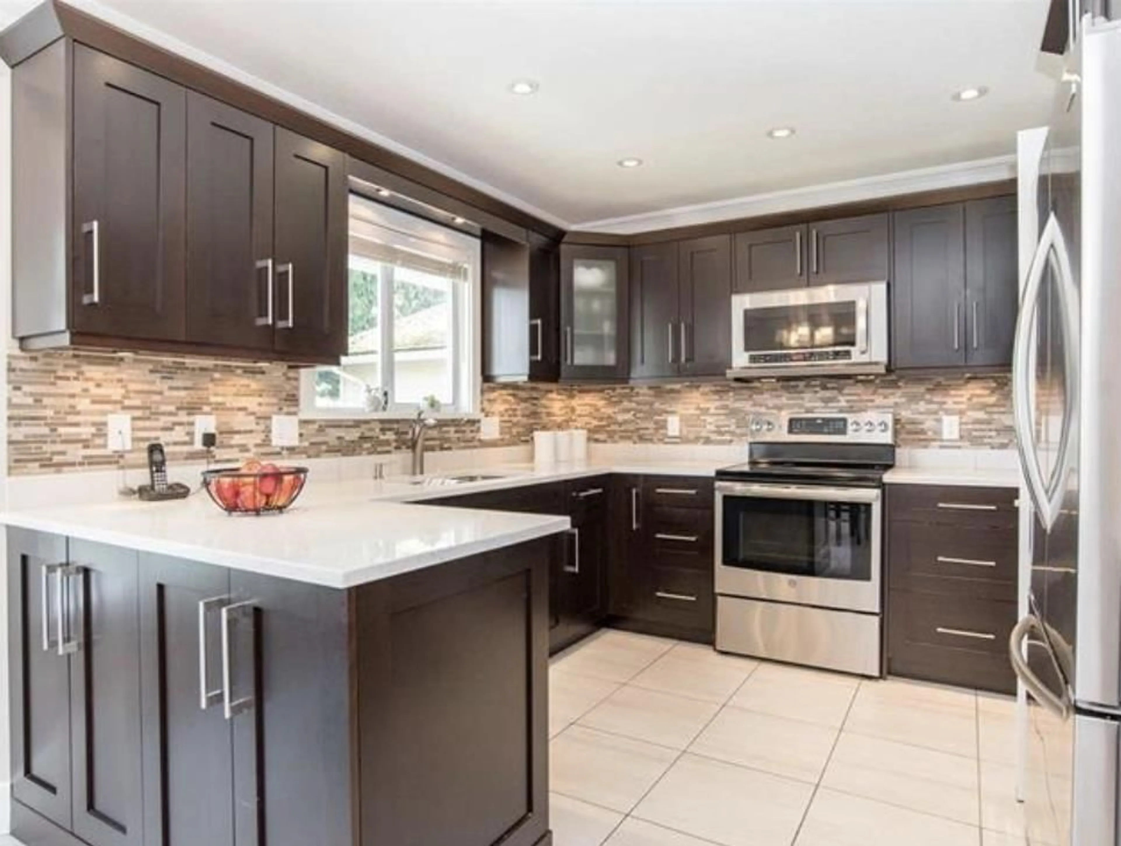 Contemporary kitchen, ceramic/tile floor for 9182 HARDY ROAD, Delta British Columbia V4C7V9