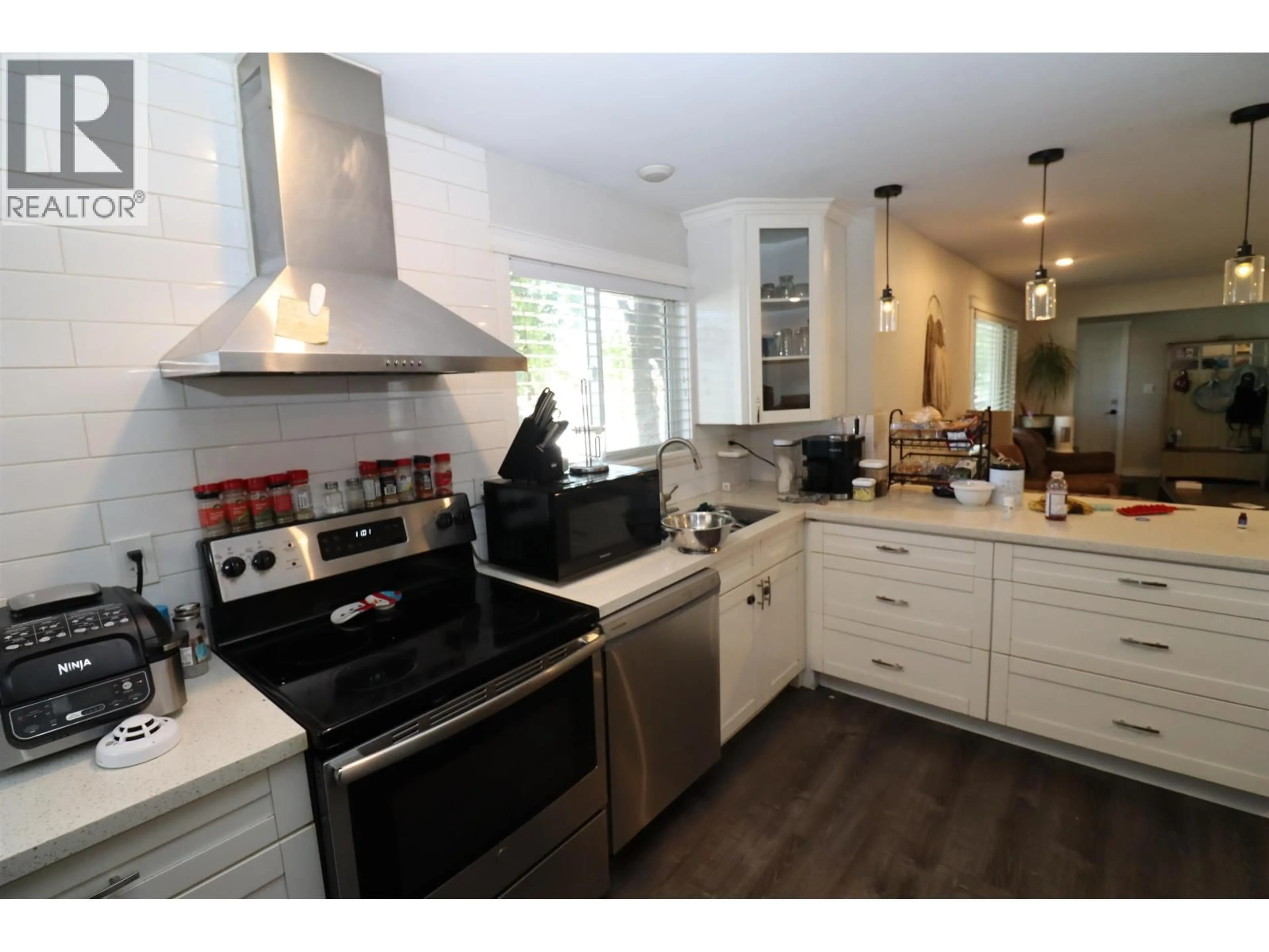 Open concept kitchen, unknown for 1933 UPLAND STREET, Prince George British Columbia V2L2V5