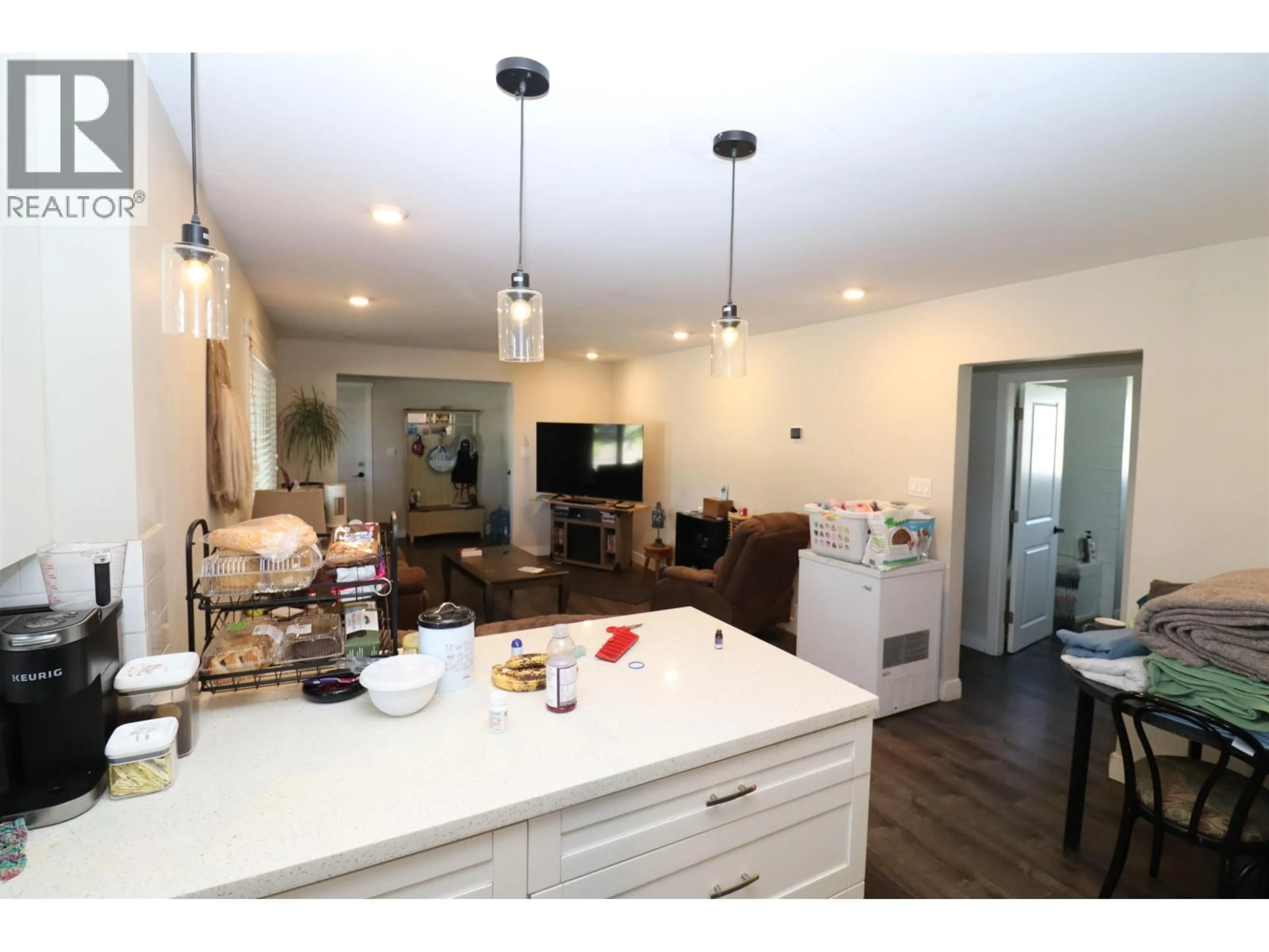 Open concept kitchen, unknown for 1933 UPLAND STREET, Prince George British Columbia V2L2V5