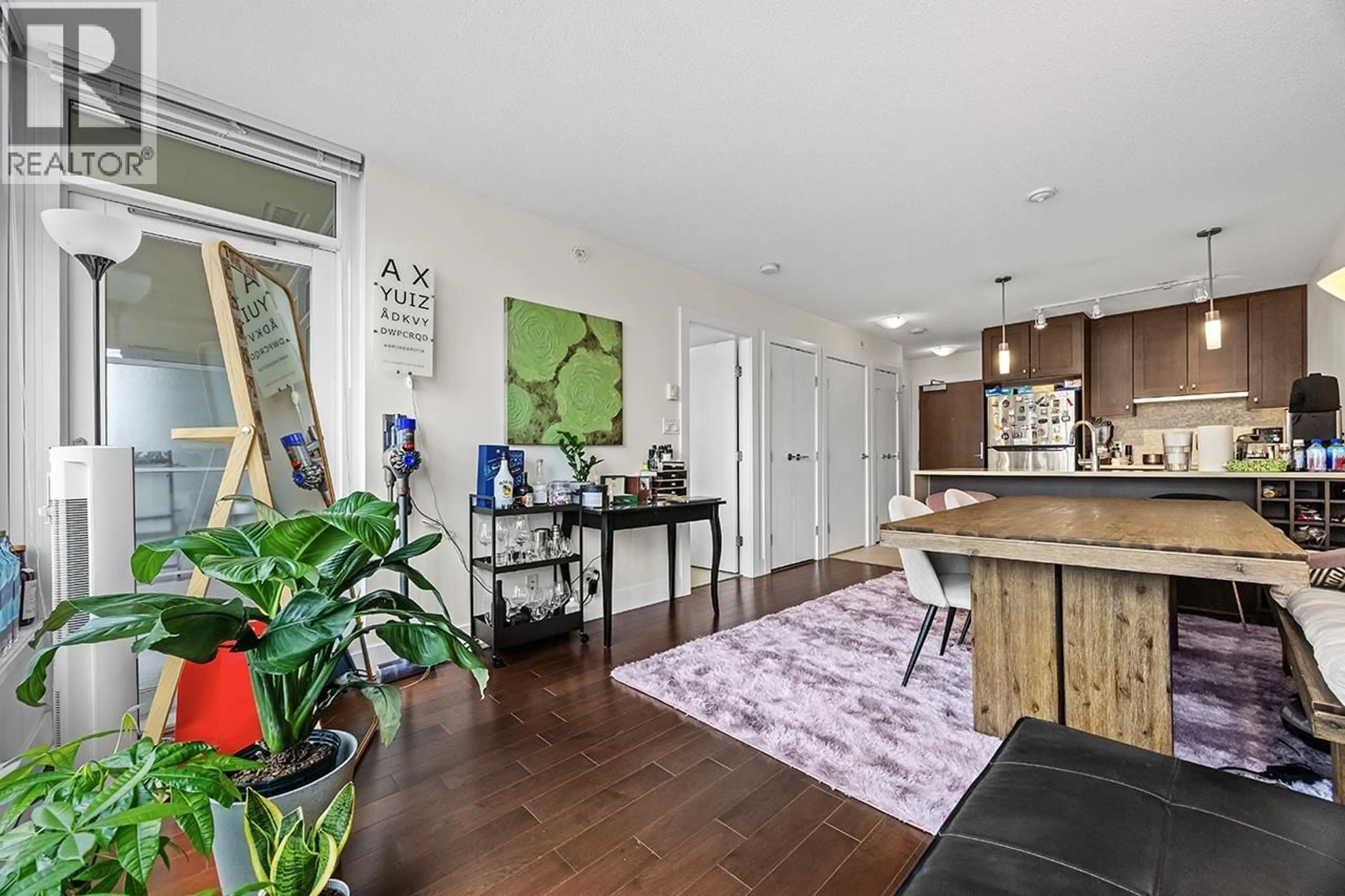 Indoor entryway for 1502 - 888 HOMER STREET, Vancouver British Columbia V6B0H7