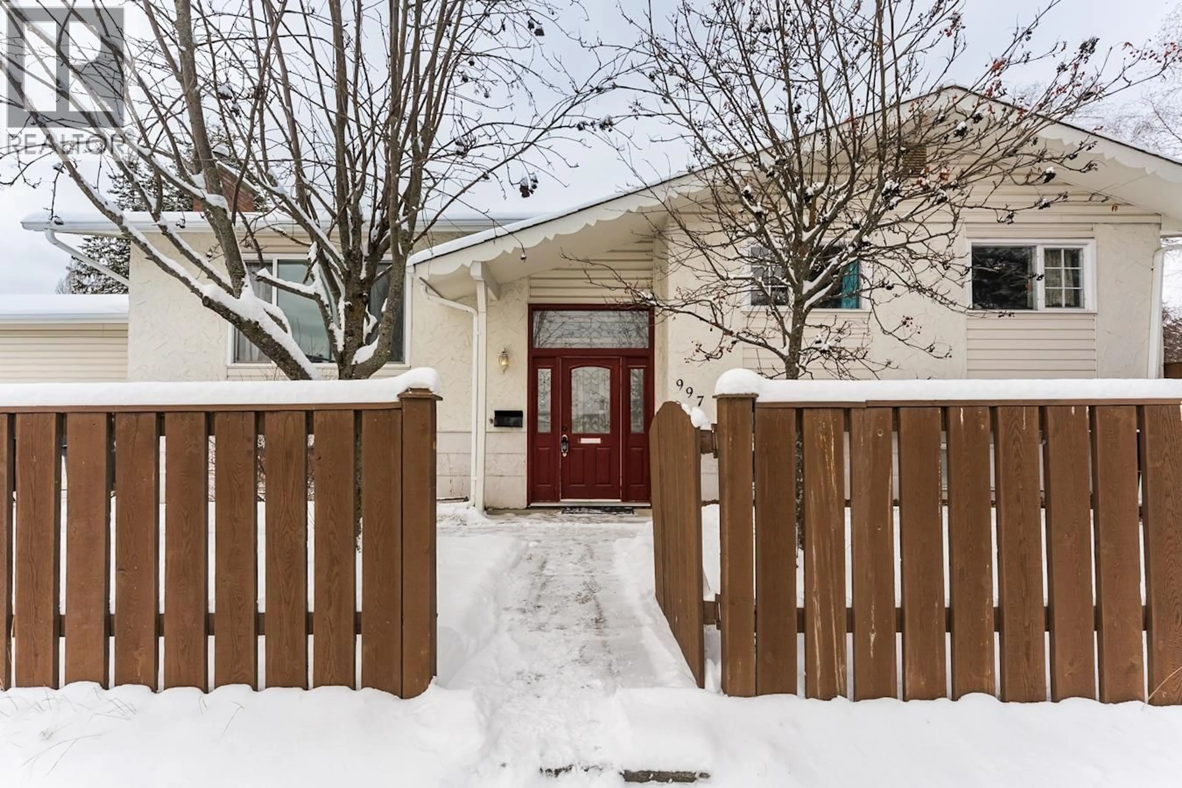 Indoor entryway for 997 TABOR BOULEVARD, Prince George British Columbia V2M4K7