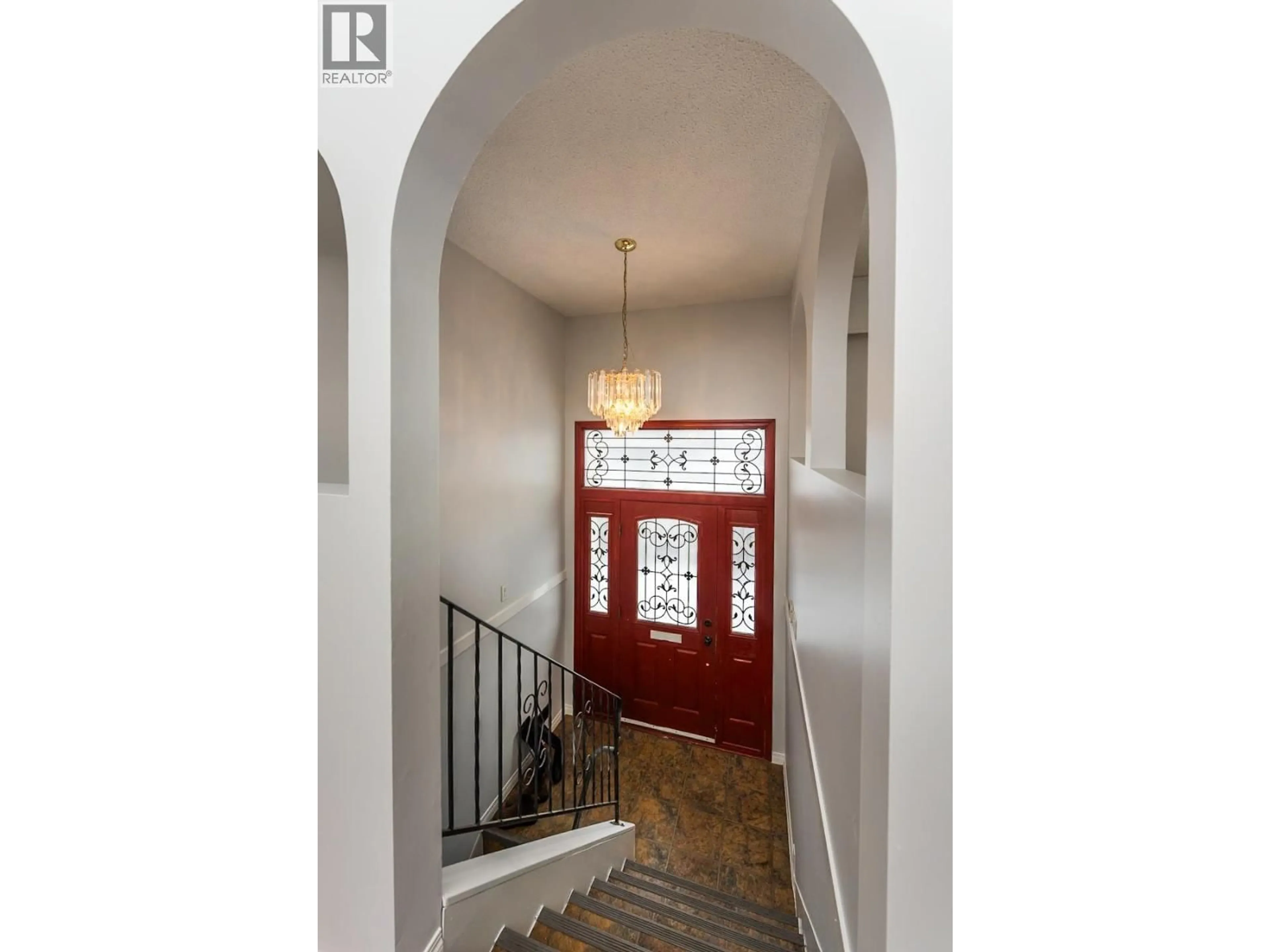 Indoor entryway for 997 TABOR BOULEVARD, Prince George British Columbia V2M4K7