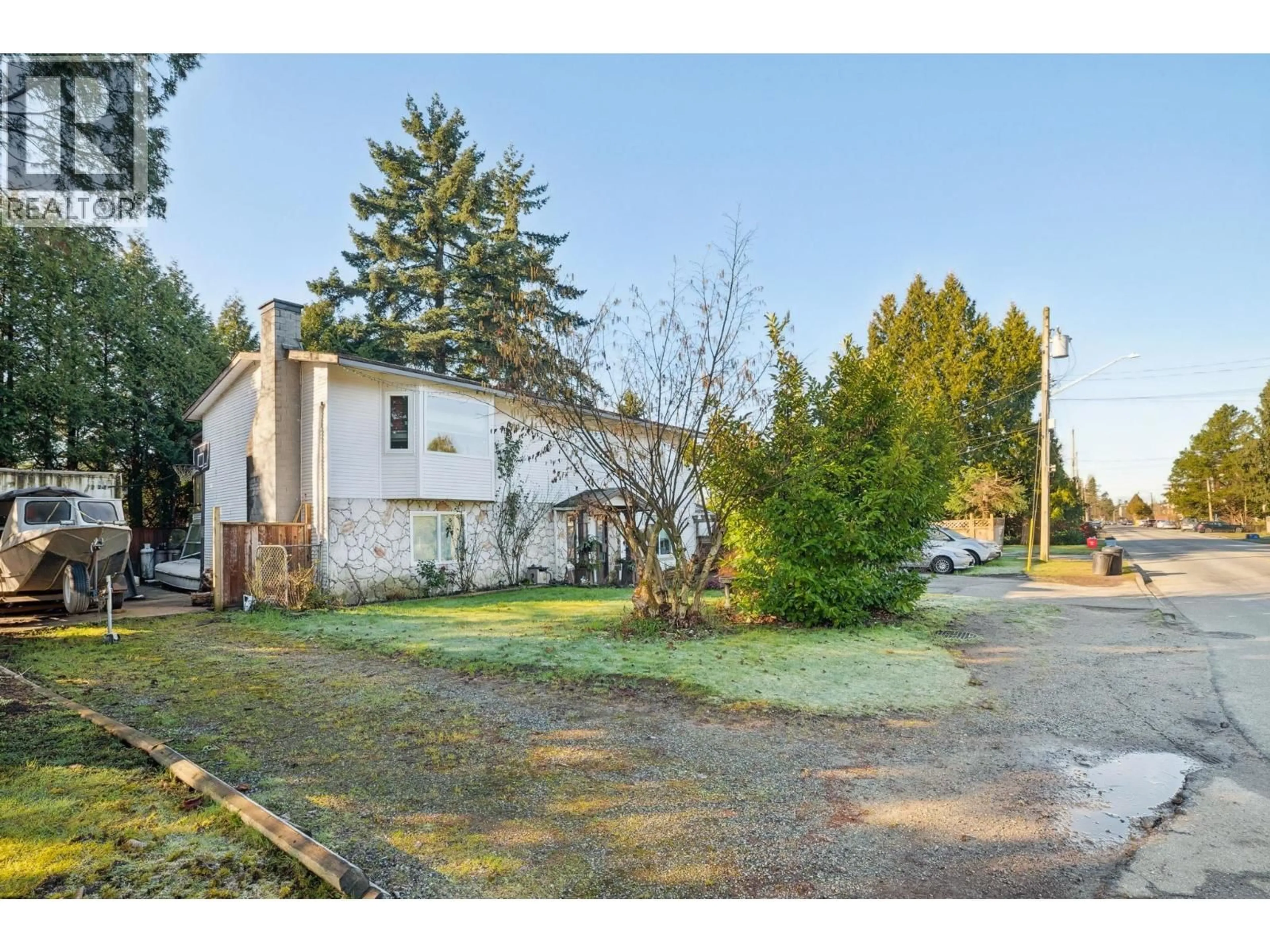 A pic from outside/outdoor area/front of a property/back of a property/a pic from drone, street for 22680 BROWN AVENUE, Maple Ridge British Columbia V2X3R5