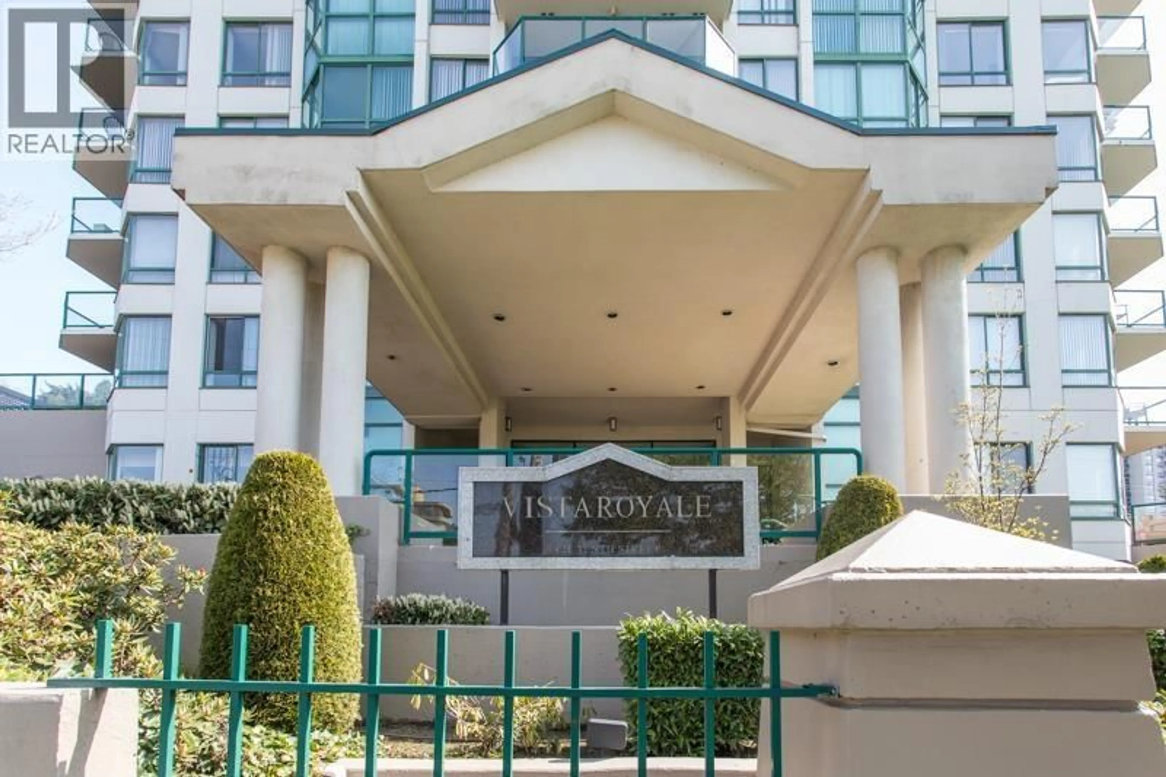 Indoor foyer for 803 - 121 TENTH STREET, New Westminster British Columbia V3M3X7