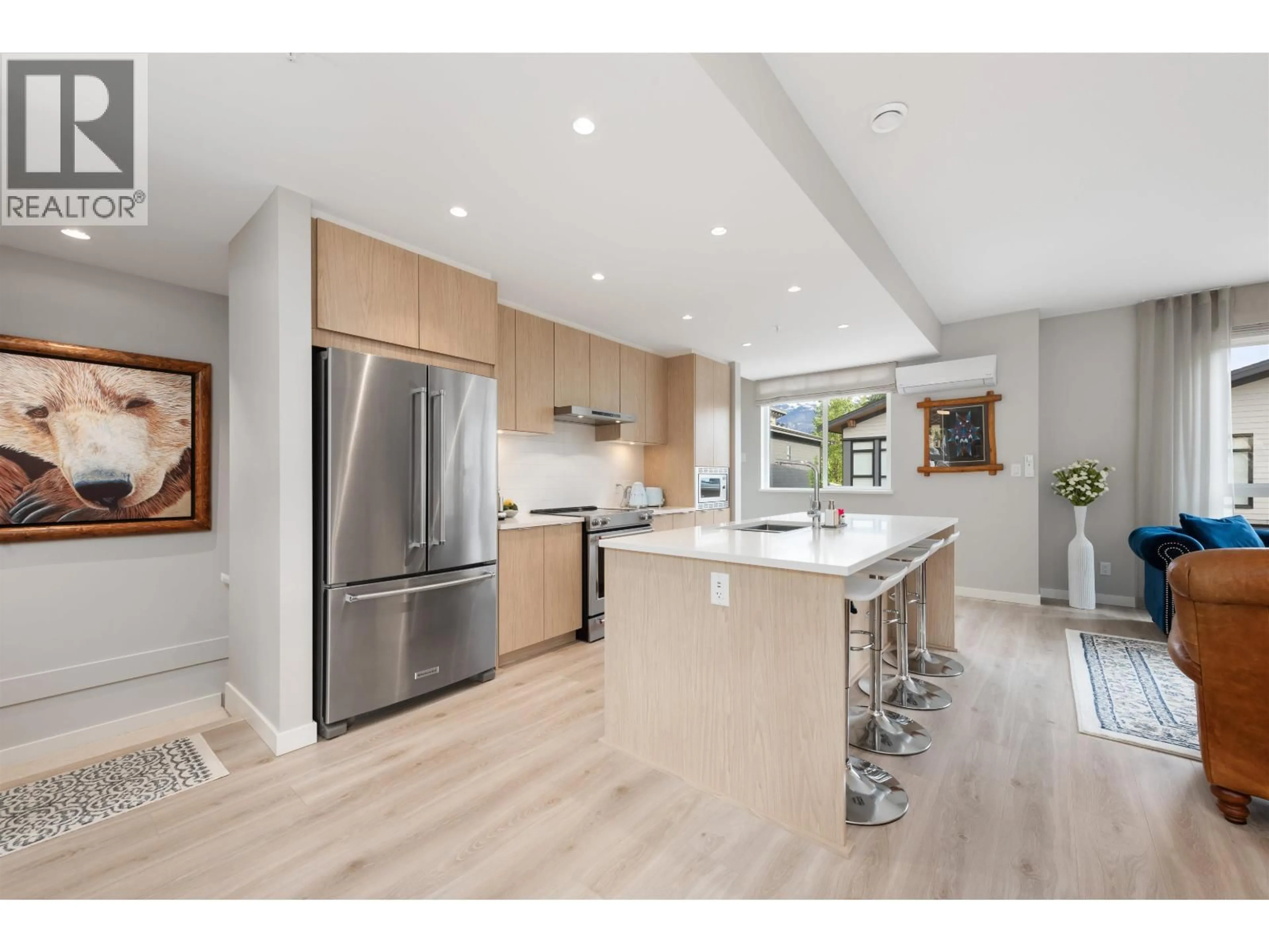 Open concept kitchen, unknown for 41204 HIGHLINE PLACE, Squamish British Columbia V8B1C2