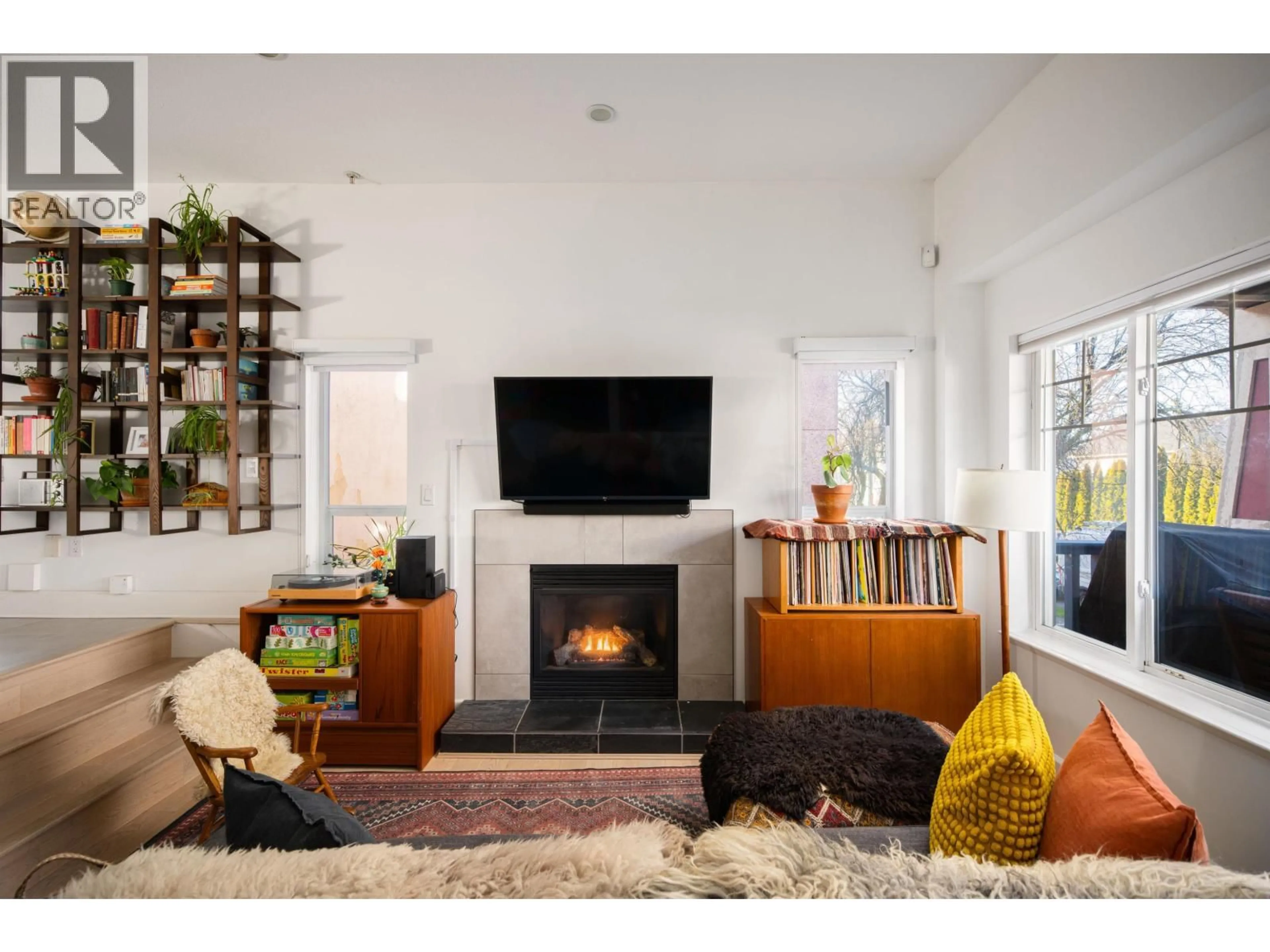 Living room with furniture, unknown for 1732 GEORGIA STREET, Vancouver British Columbia V5L2B4