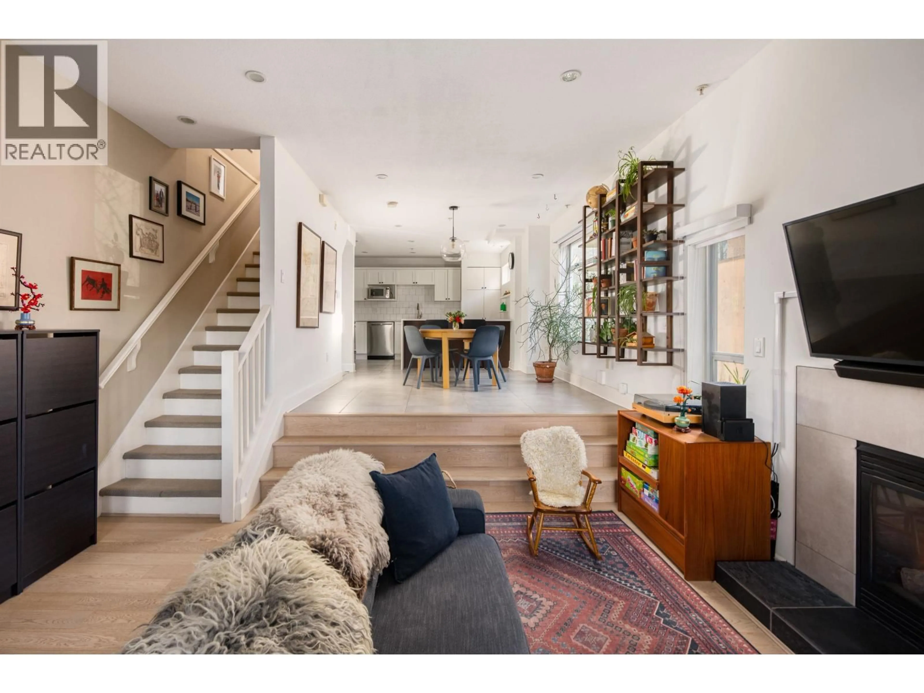 Unknown for 1732 GEORGIA STREET, Vancouver British Columbia V5L2B4