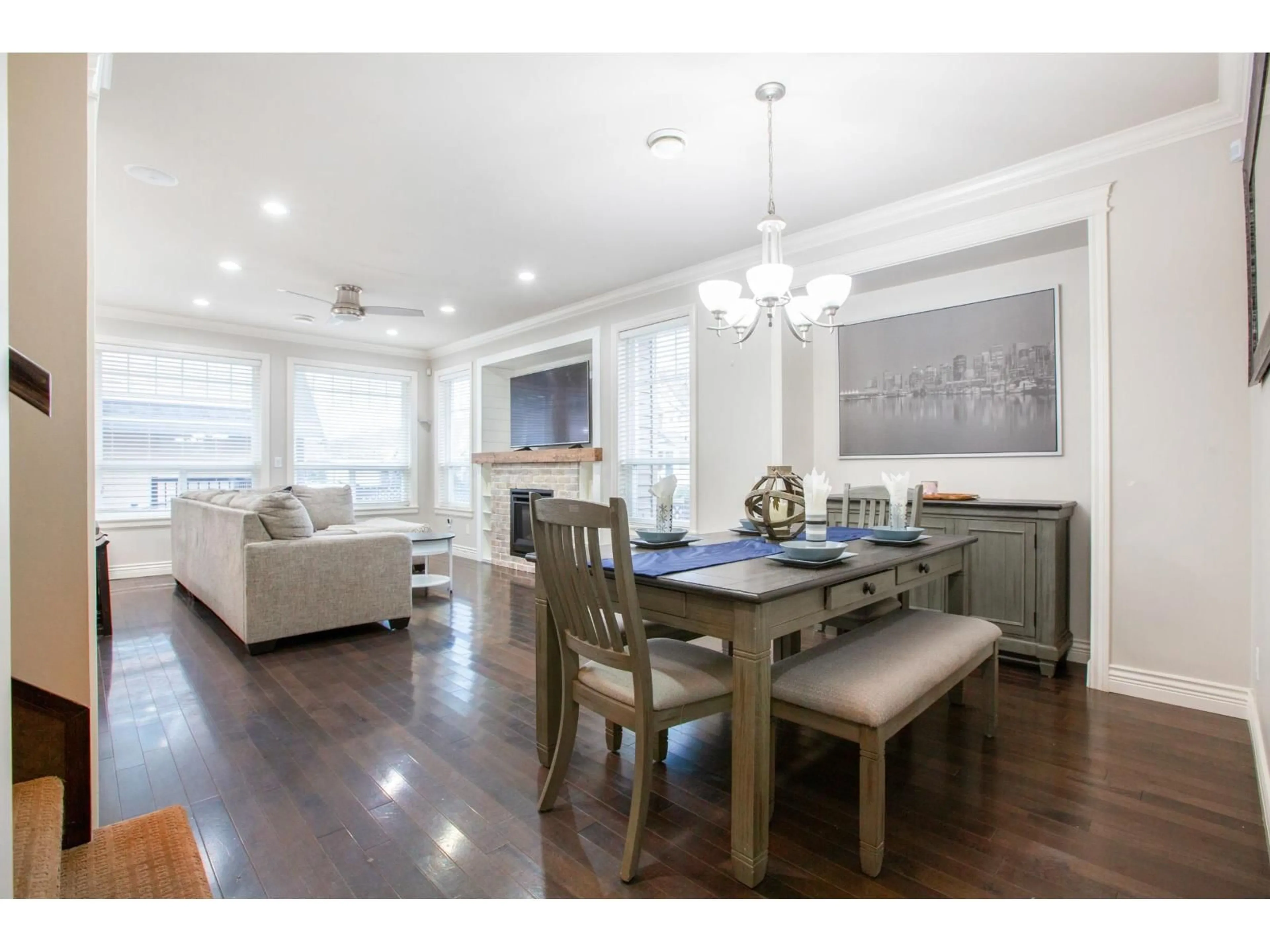 Dining room, wood/laminate floor for 6799 192 STREET, Surrey British Columbia V4N6A3
