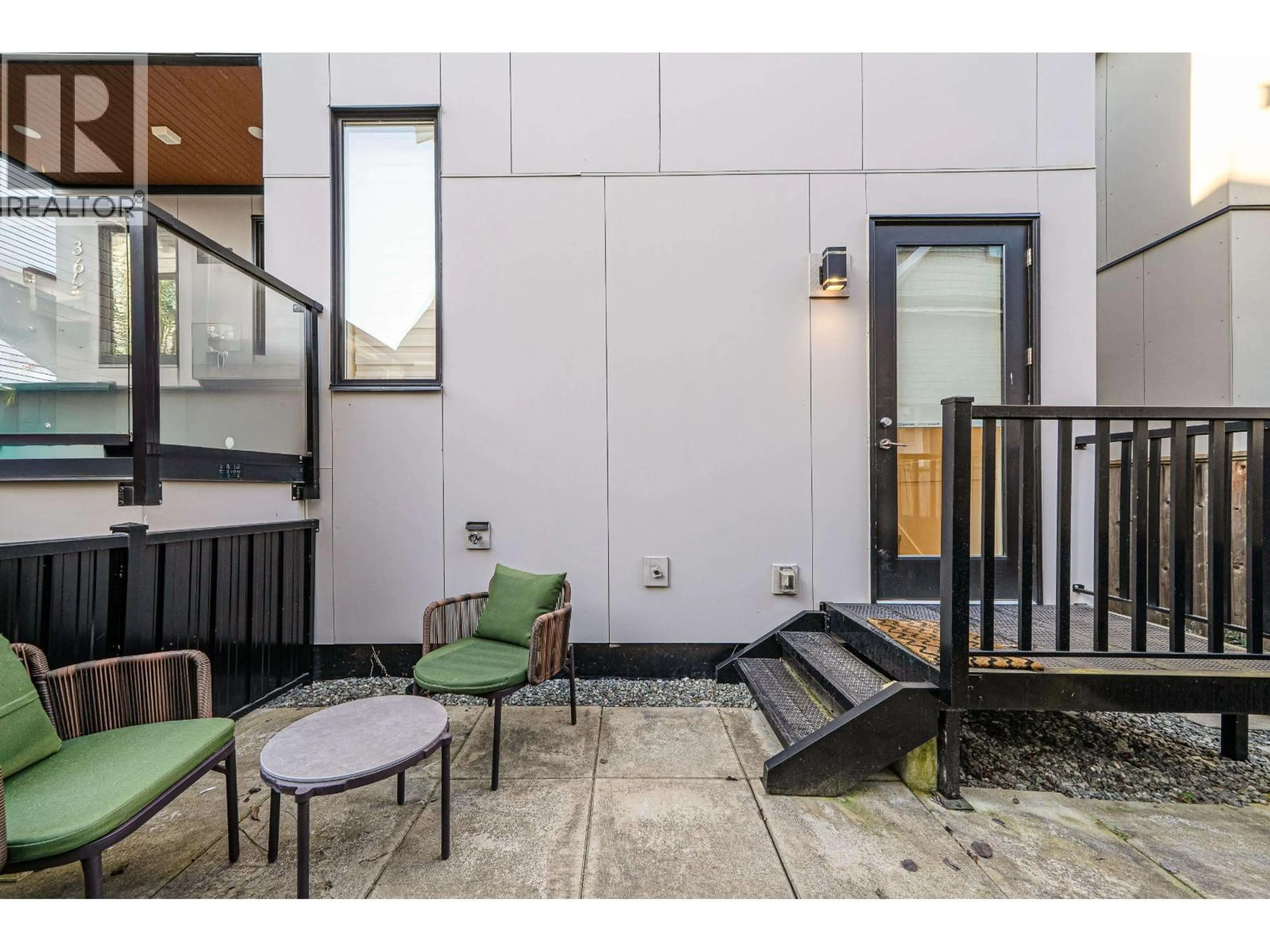 Unknown for 1 - 369 16TH AVENUE, Vancouver British Columbia V5T2T7