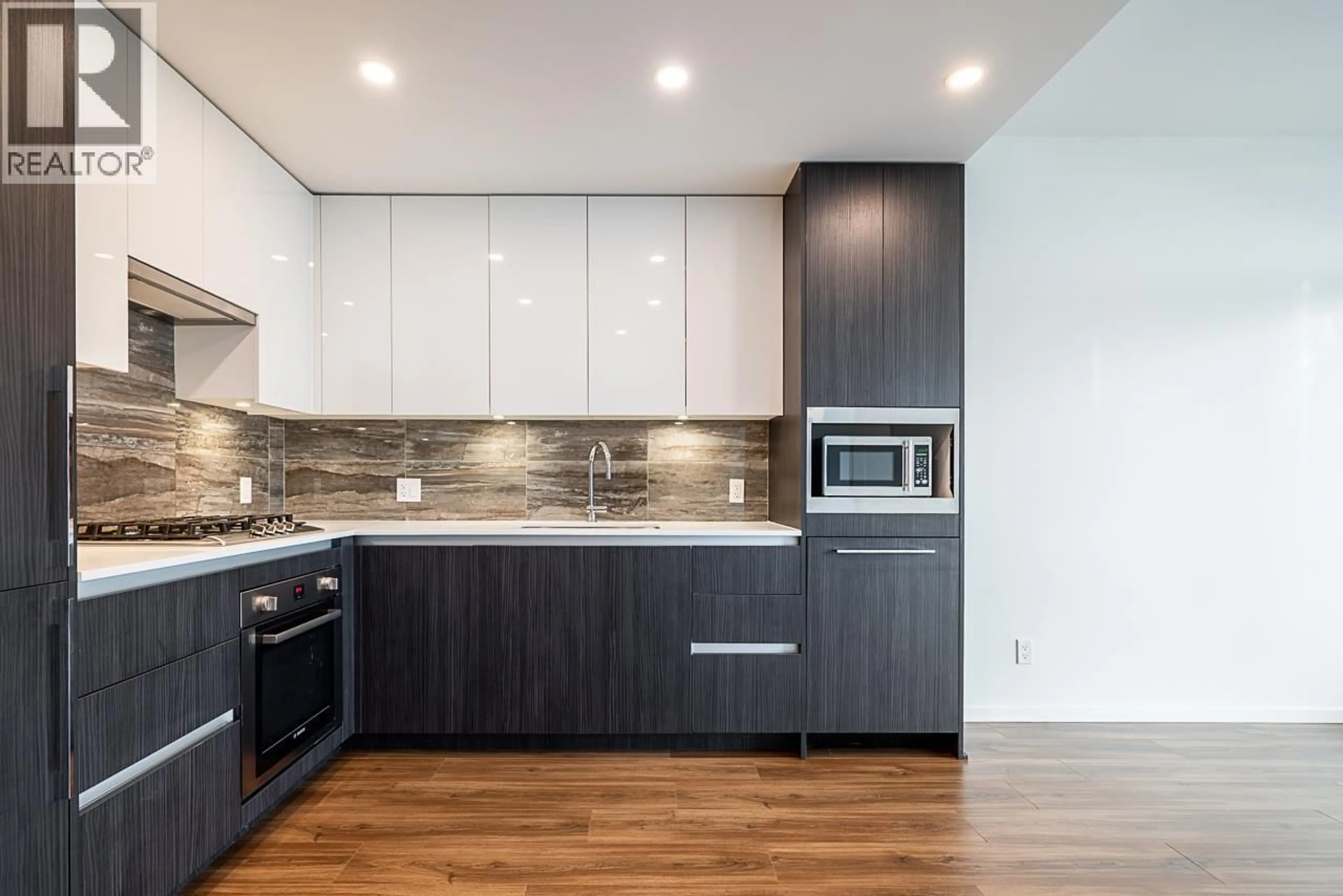 Unknown for 405 - 1888 GILMORE AVENUE, Burnaby British Columbia V5C0L2