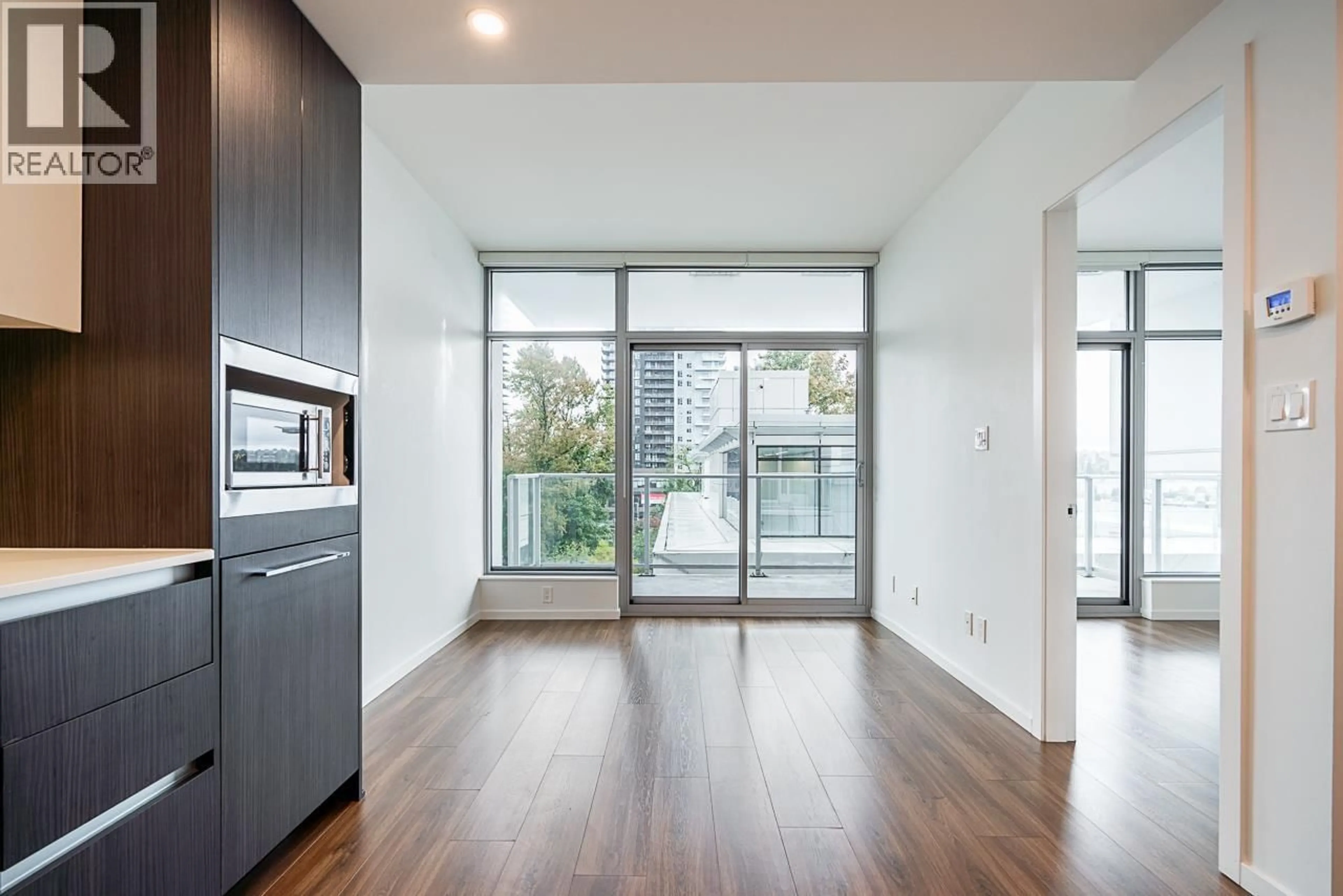 Unknown for 405 - 1888 GILMORE AVENUE, Burnaby British Columbia V5C0L2