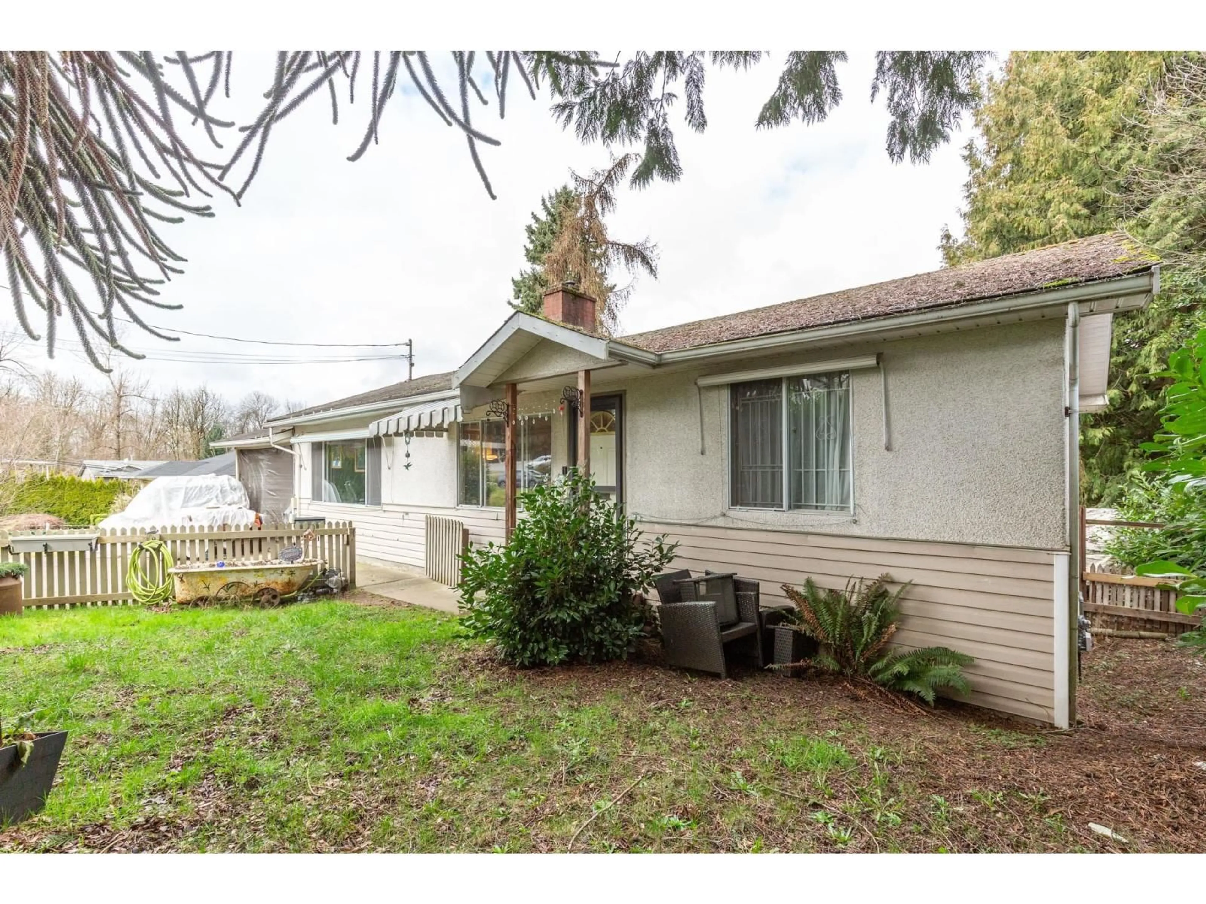 Patio, street for 13221 112B AVENUE, Surrey British Columbia V3R2H4