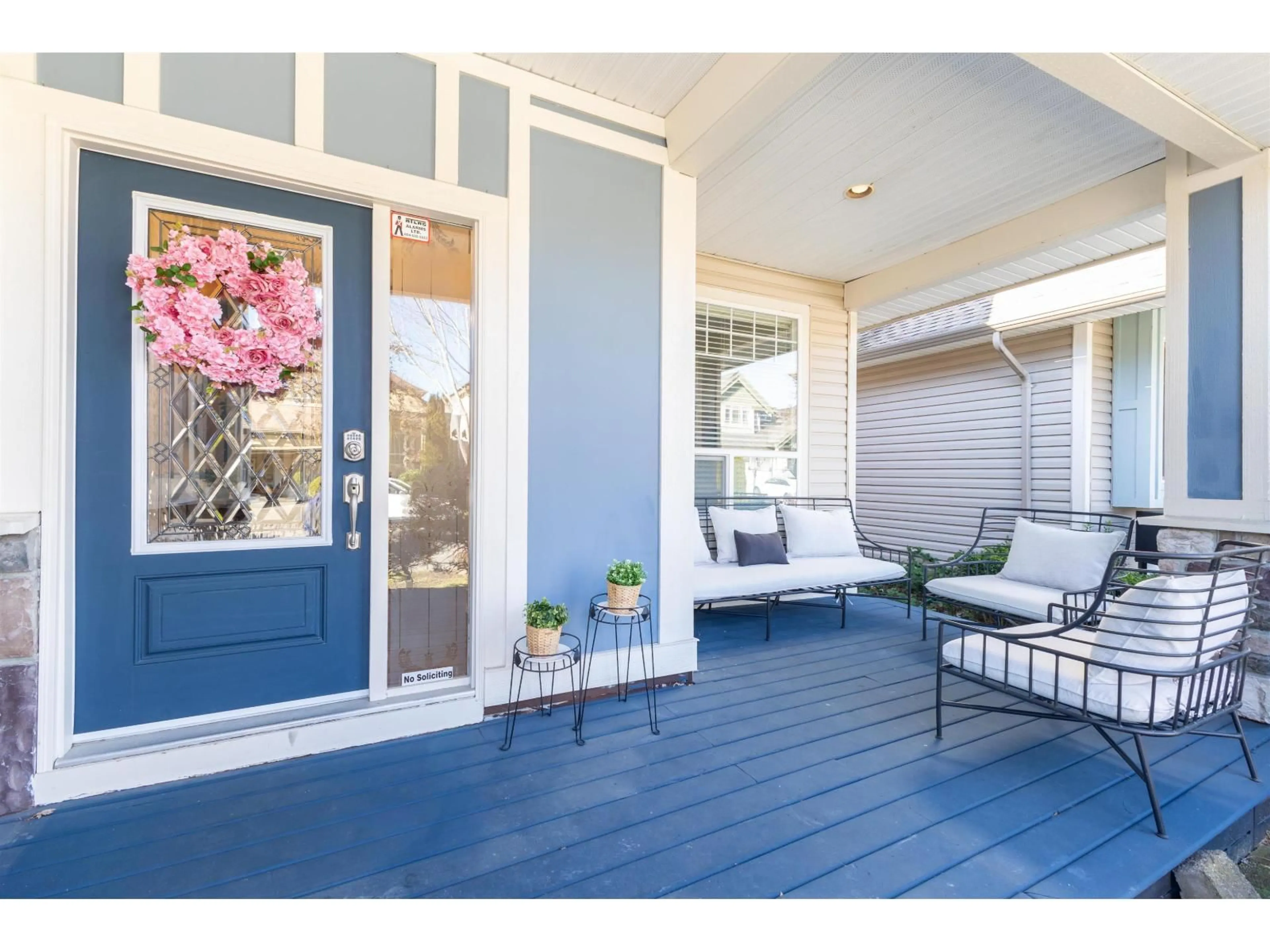 Indoor entryway for 7301 196A STREET, Langley British Columbia V2Y3C5