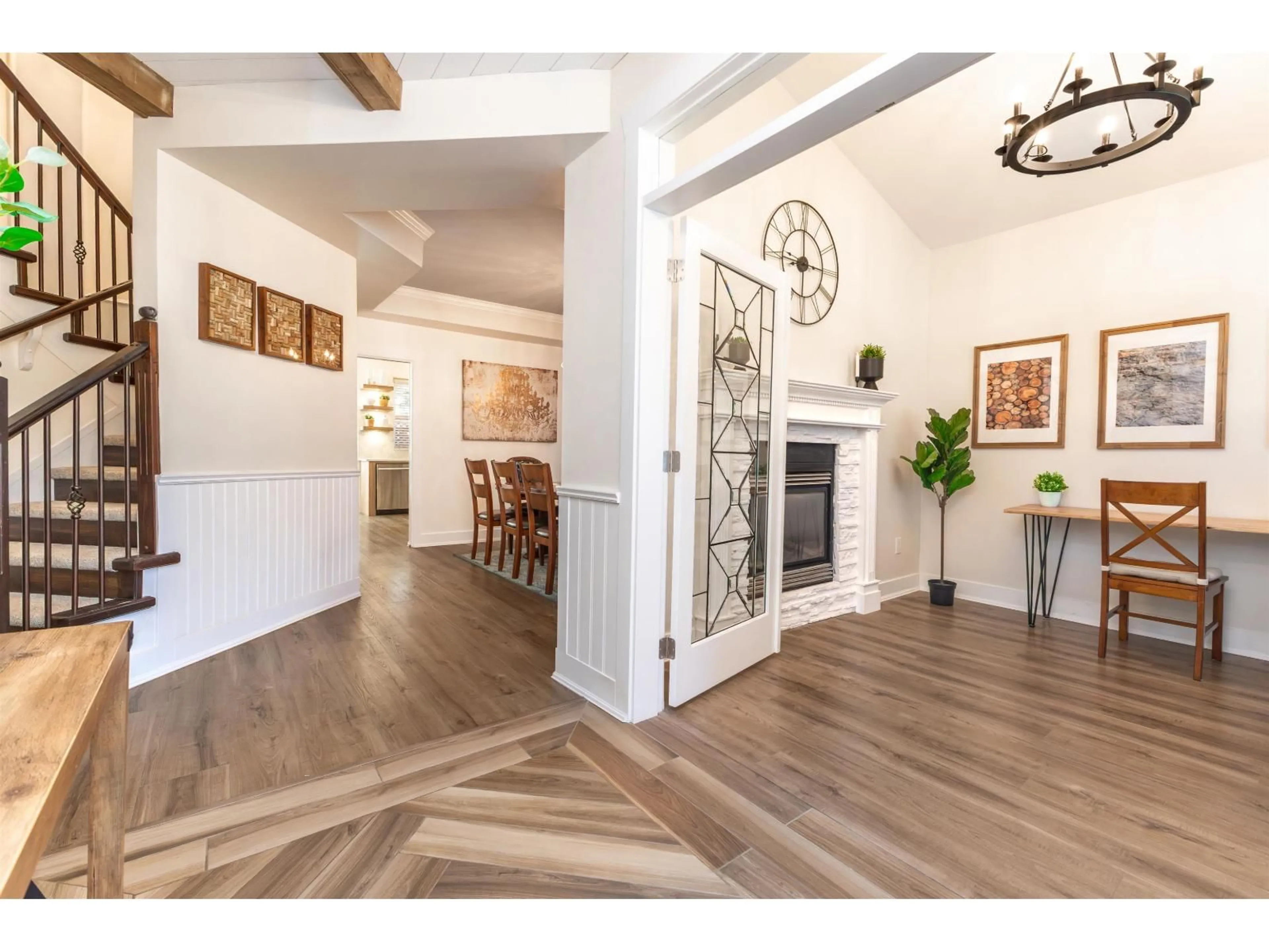 Indoor entryway for 7301 196A STREET, Langley British Columbia V2Y3C5