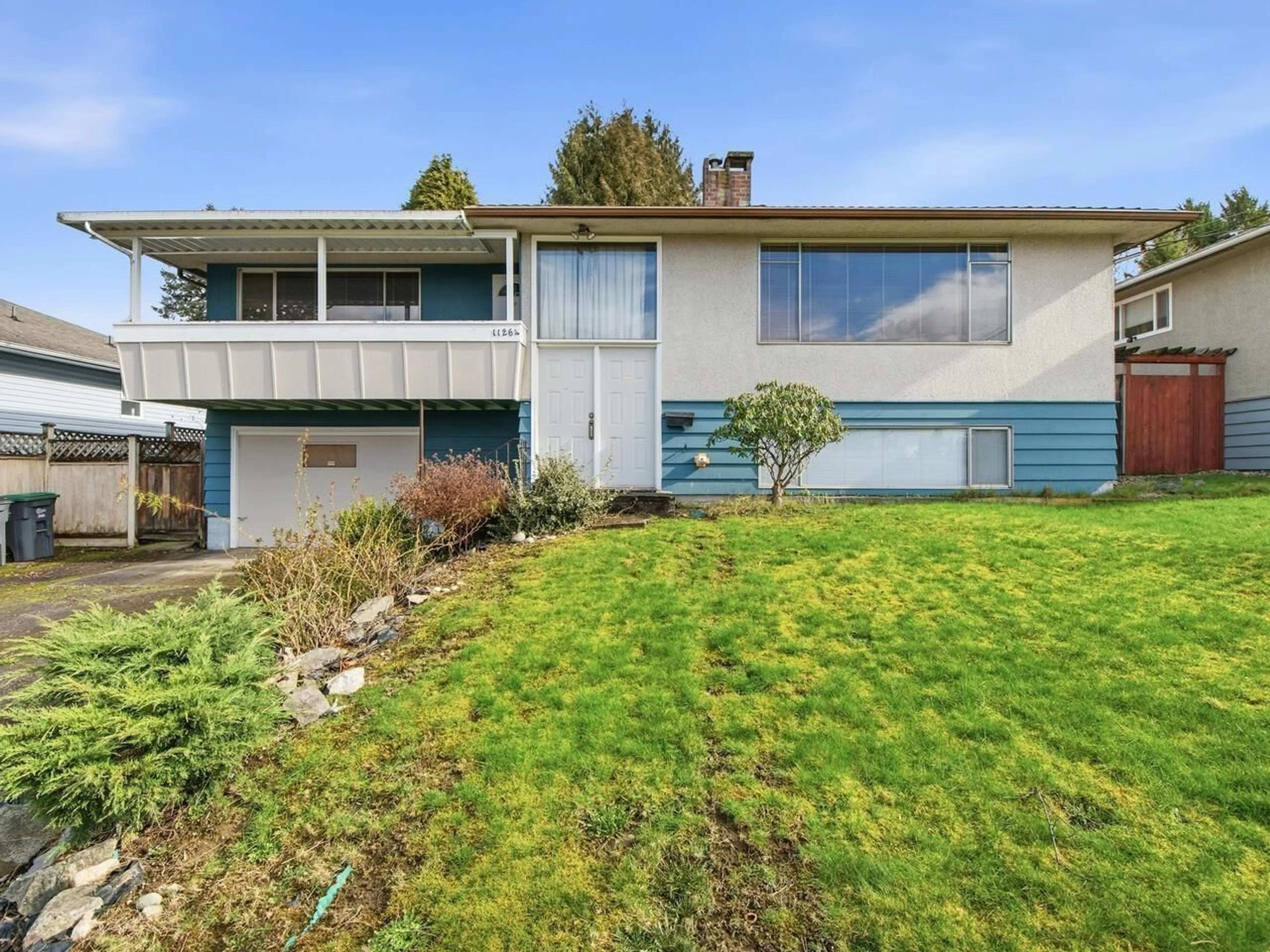 Home with vinyl exterior material, unknown for 11264 135A STREET, Surrey British Columbia V3R3A9