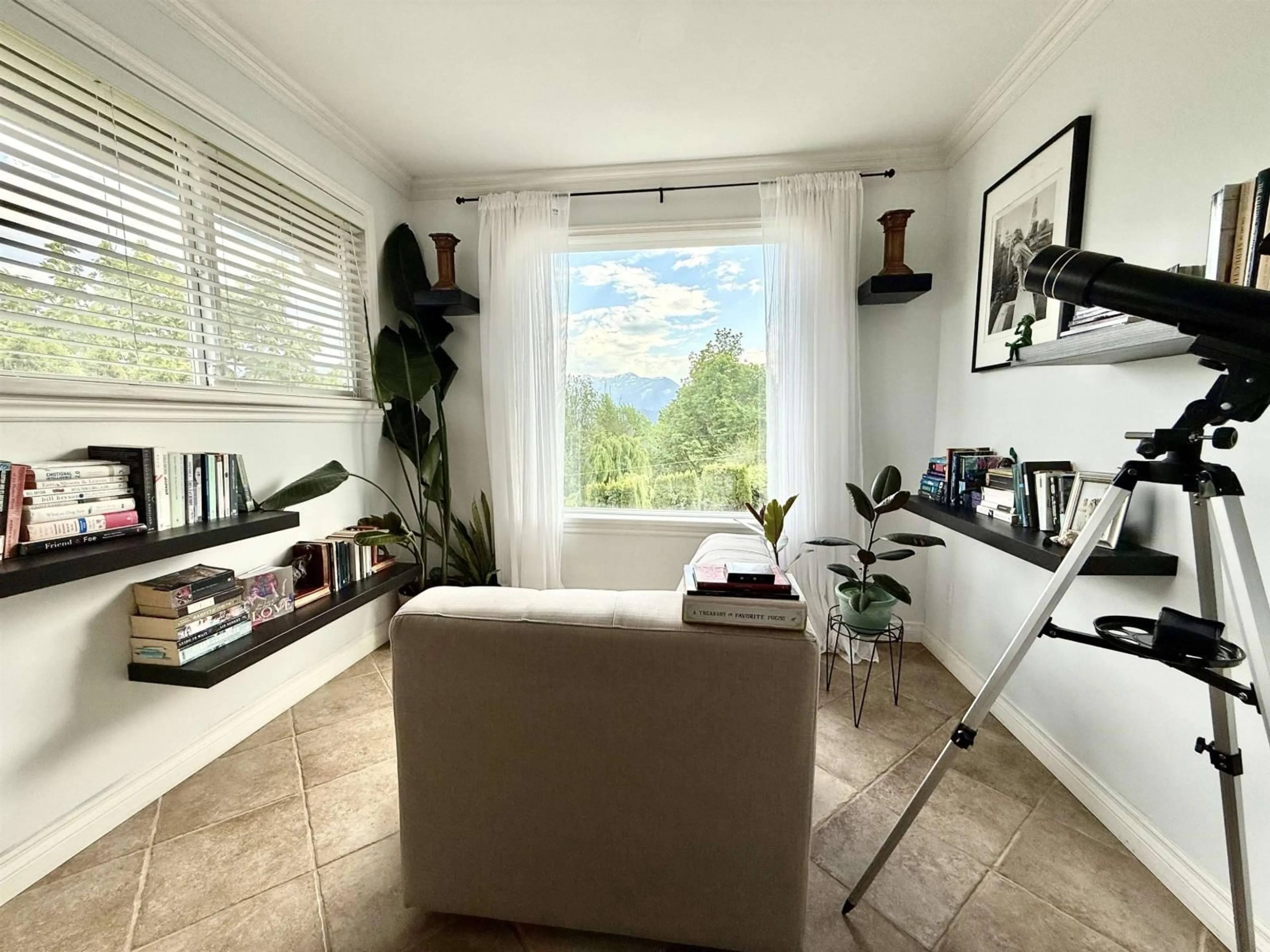 Living room with furniture, unknown for 47600 MOUNTAIN PARK DRIVE, Chilliwack British Columbia V2P7P6